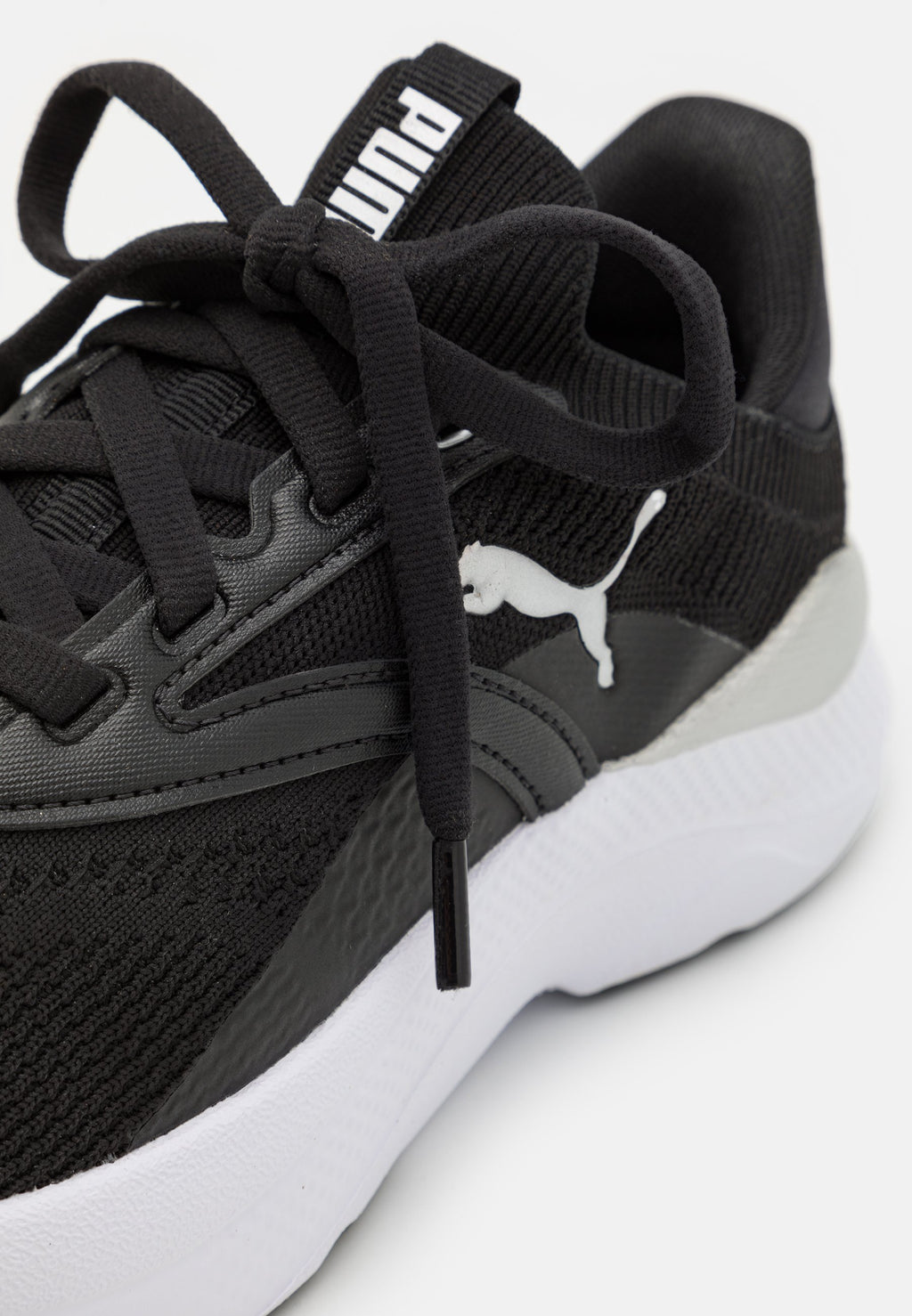 SOFTRIDE MAYVE - Training shoe - black/white