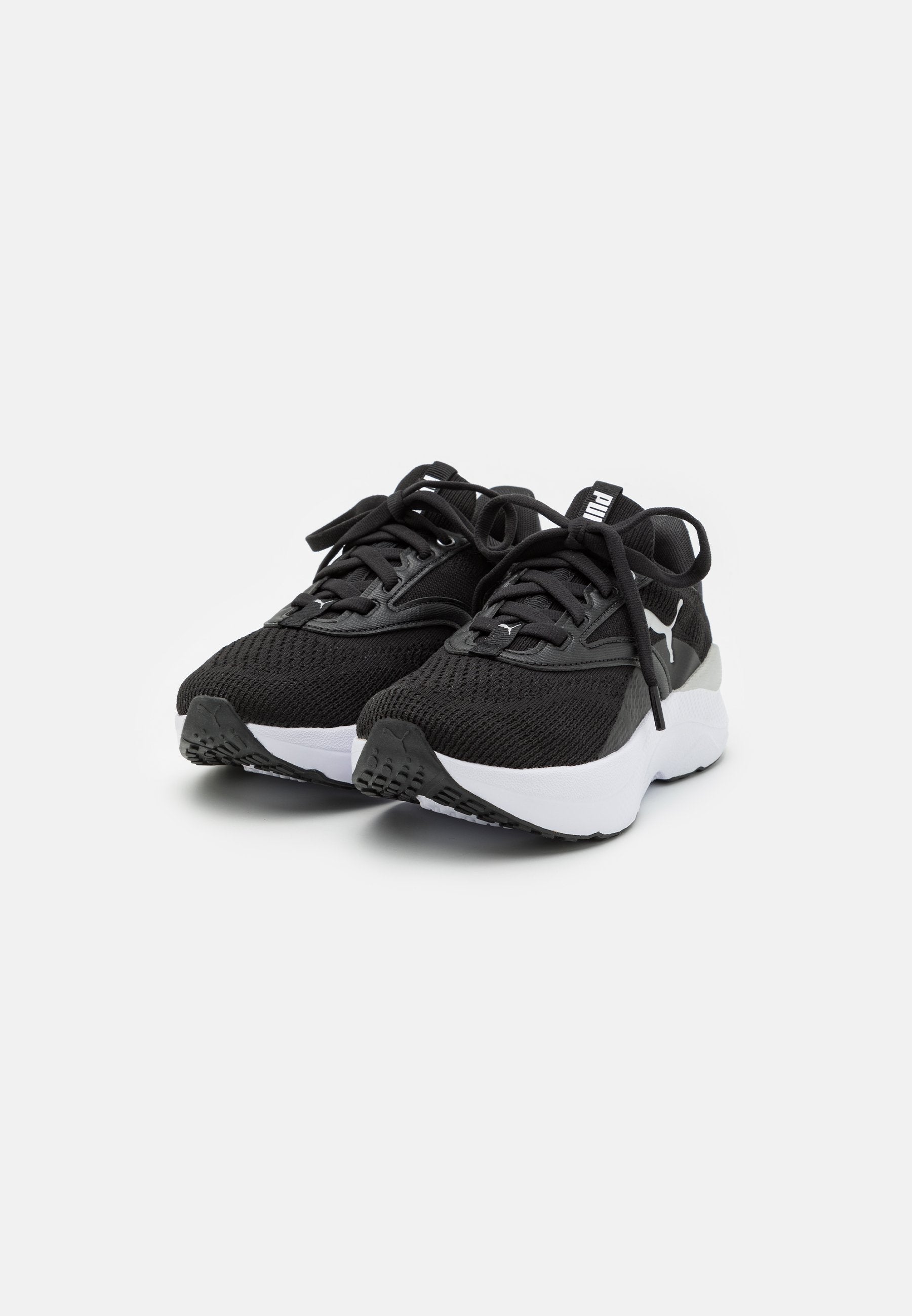 SOFTRIDE MAYVE - Training shoe - black/white