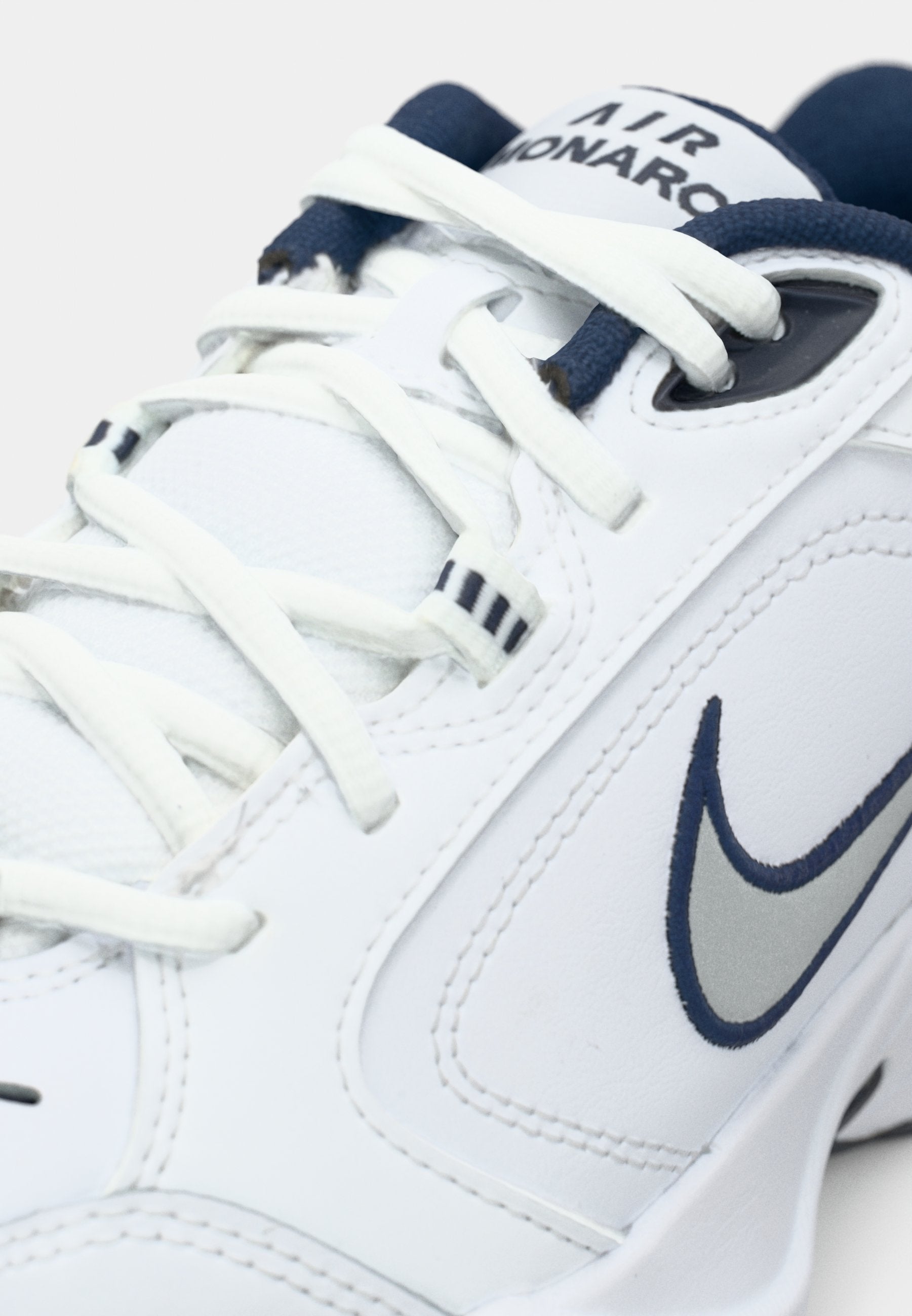 AIR MONARCH IV - Training shoe - white/metallic silver-coloured/midnight navy