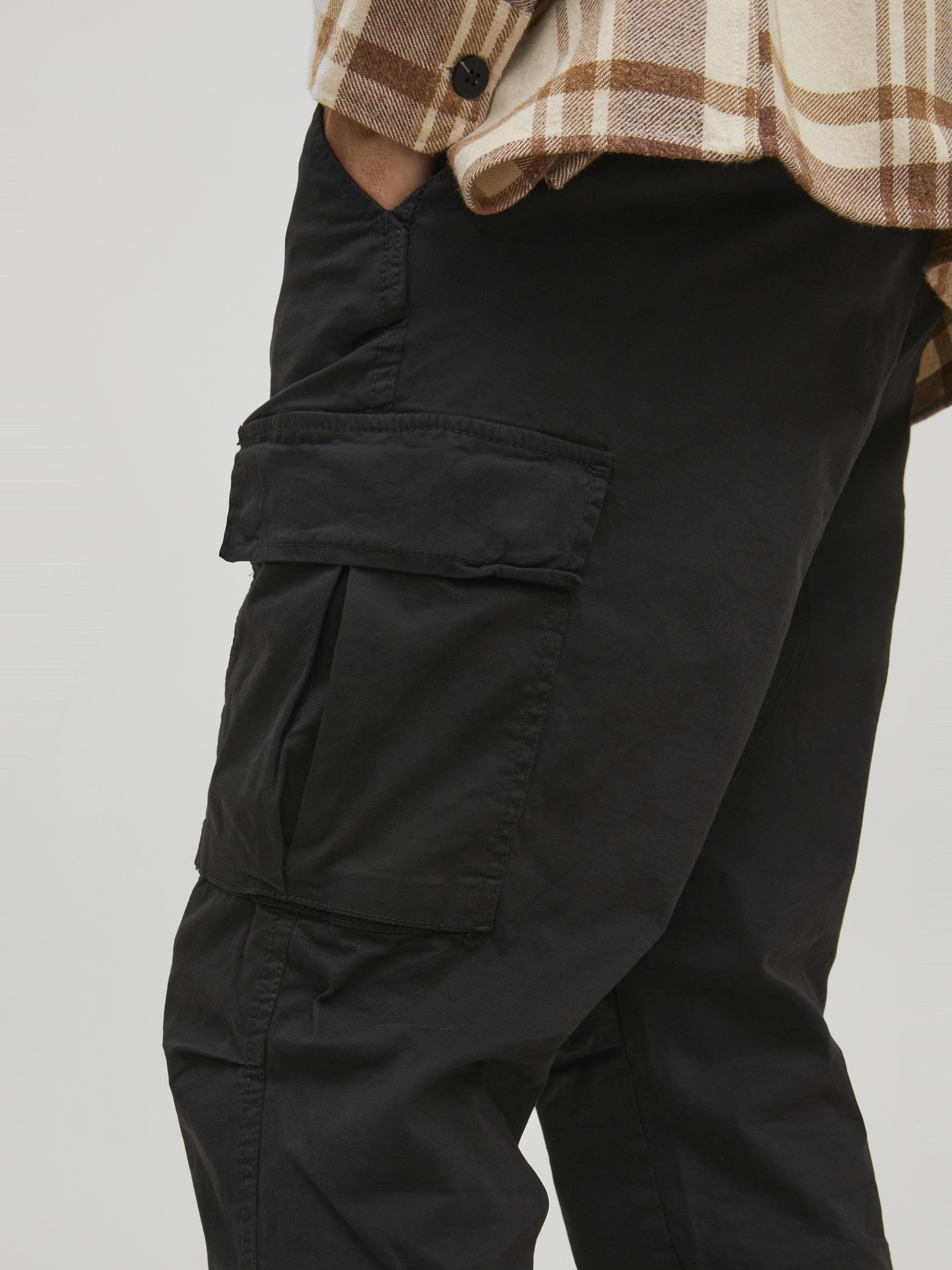 JPSTACE JJTUCKER AMA TAPERED FIT - Cargo trousers - black