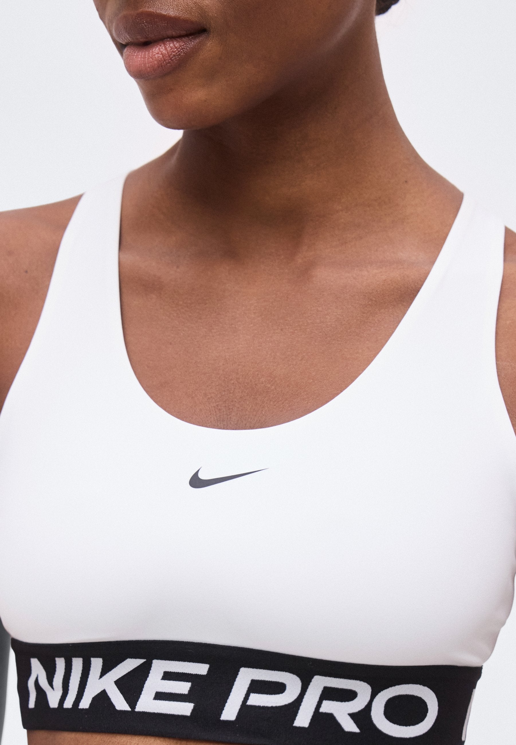 365 BRA - Medium support sports bra - white/black