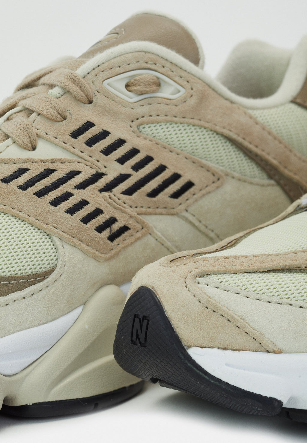 U9060 UNISEX - Trainers - brown