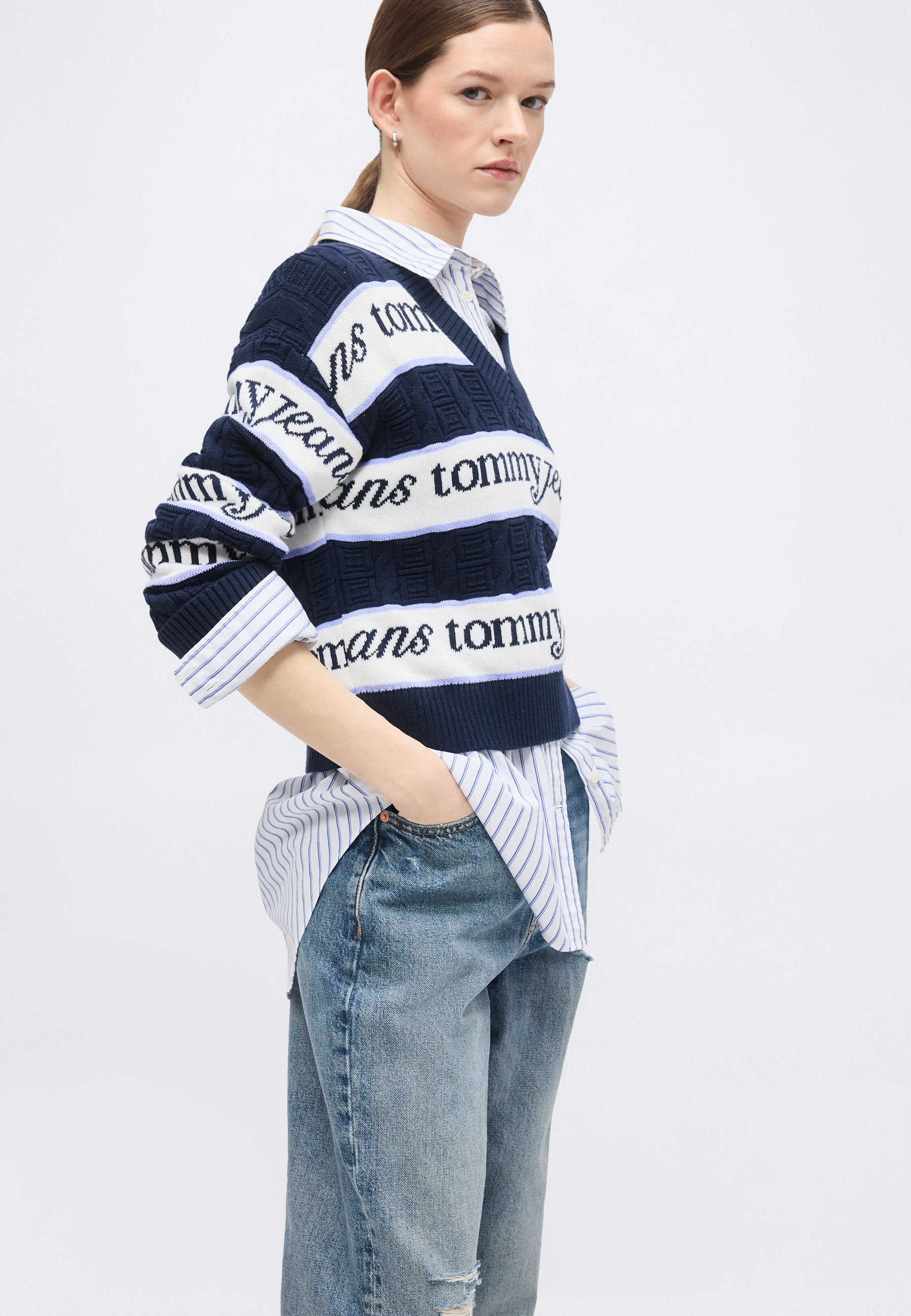 DISTRESSED ULTRA HIGH TAPERED LEG MOM JEANS - Mom Jeans - denim light