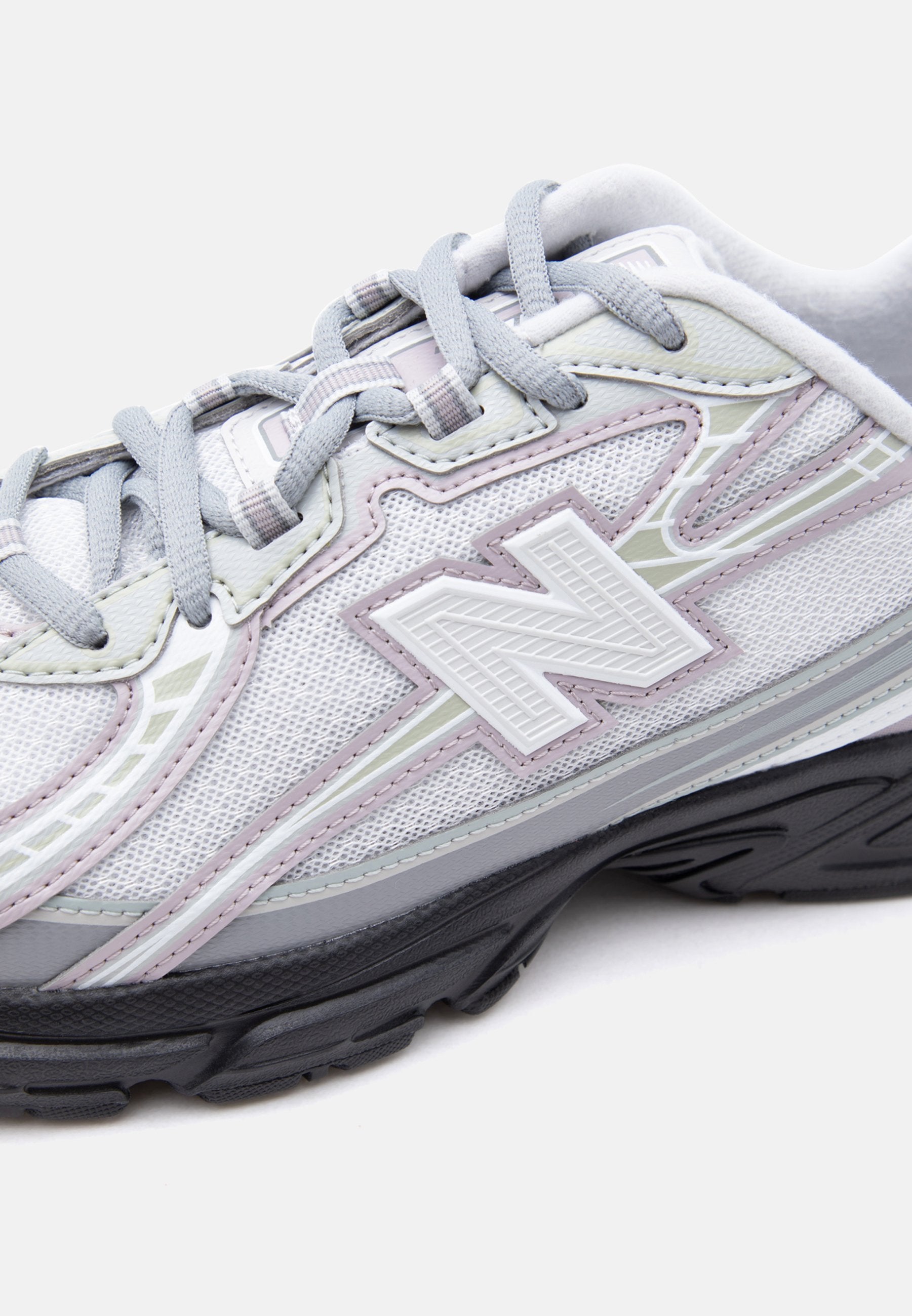 U740 UNISEX - Trainers - silver-coloured metallic/raincloud