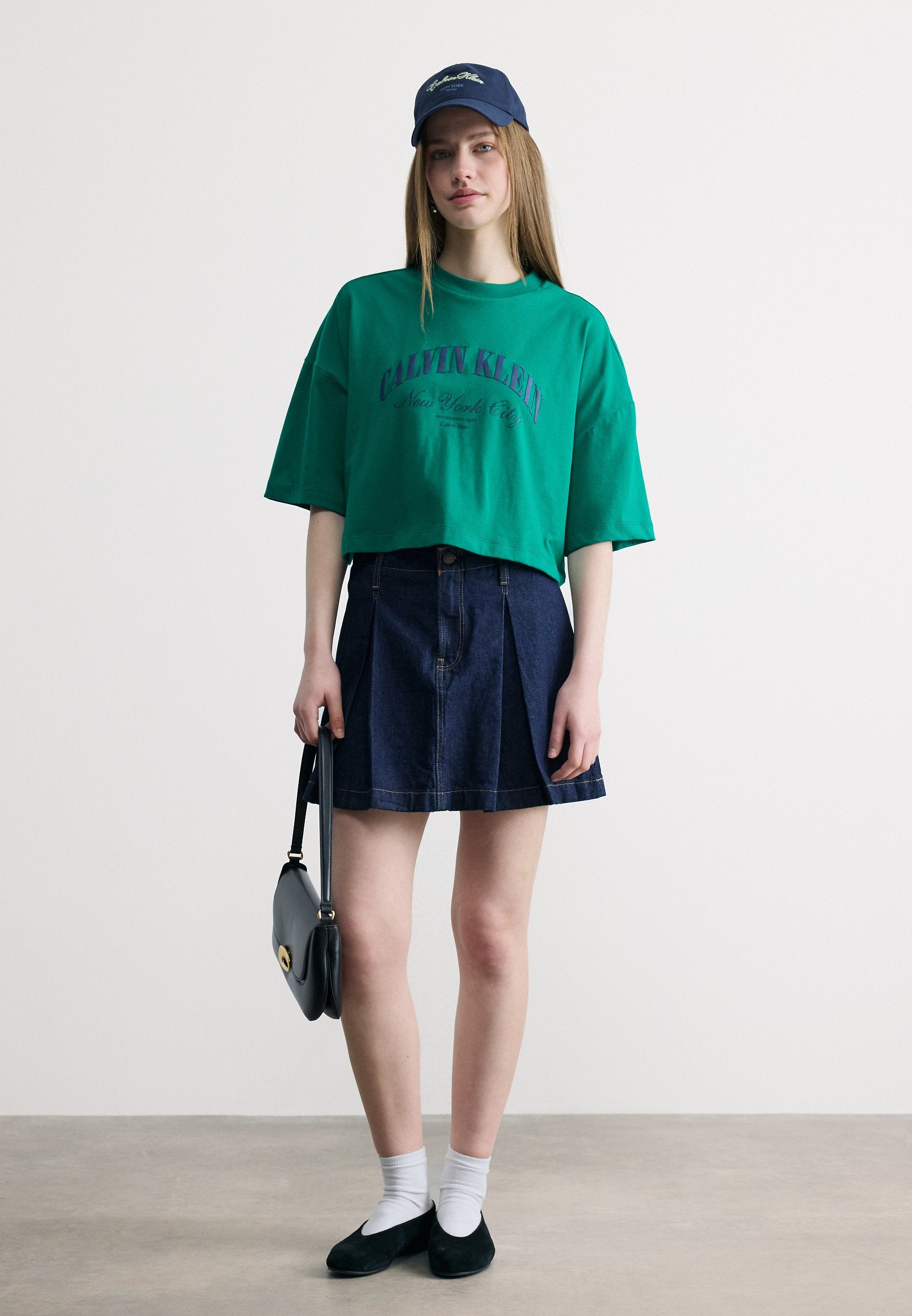 CROPPED BOXY HERITAGE CREST - Print T-shirt - enchanted forest