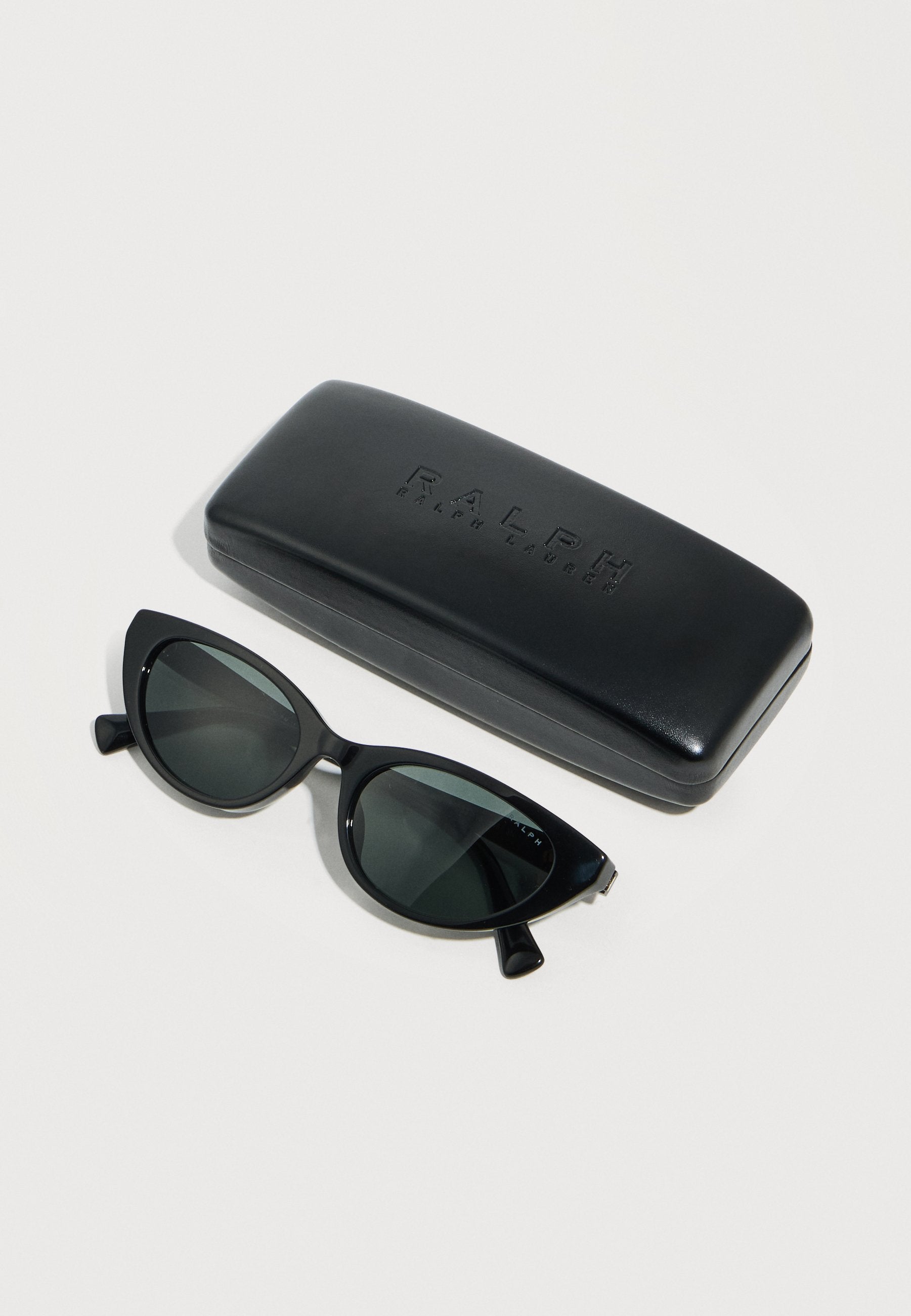 Sunglasses - shiny black