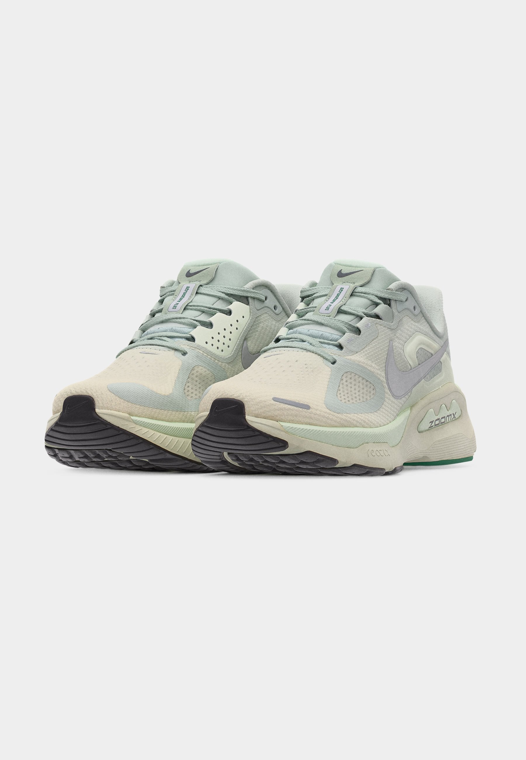 STRUCTURE PLUS - Road running shoes - light silver-coloured/metallic silver-coloured/coconut milk/arctic green