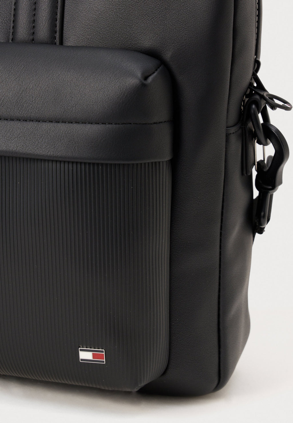 SAC À ORDINATEUR PORTABLE À POCHES CÔTELÉES AVEC DRAPEAU HILFIGER - Sac à ordinateur portable - noir