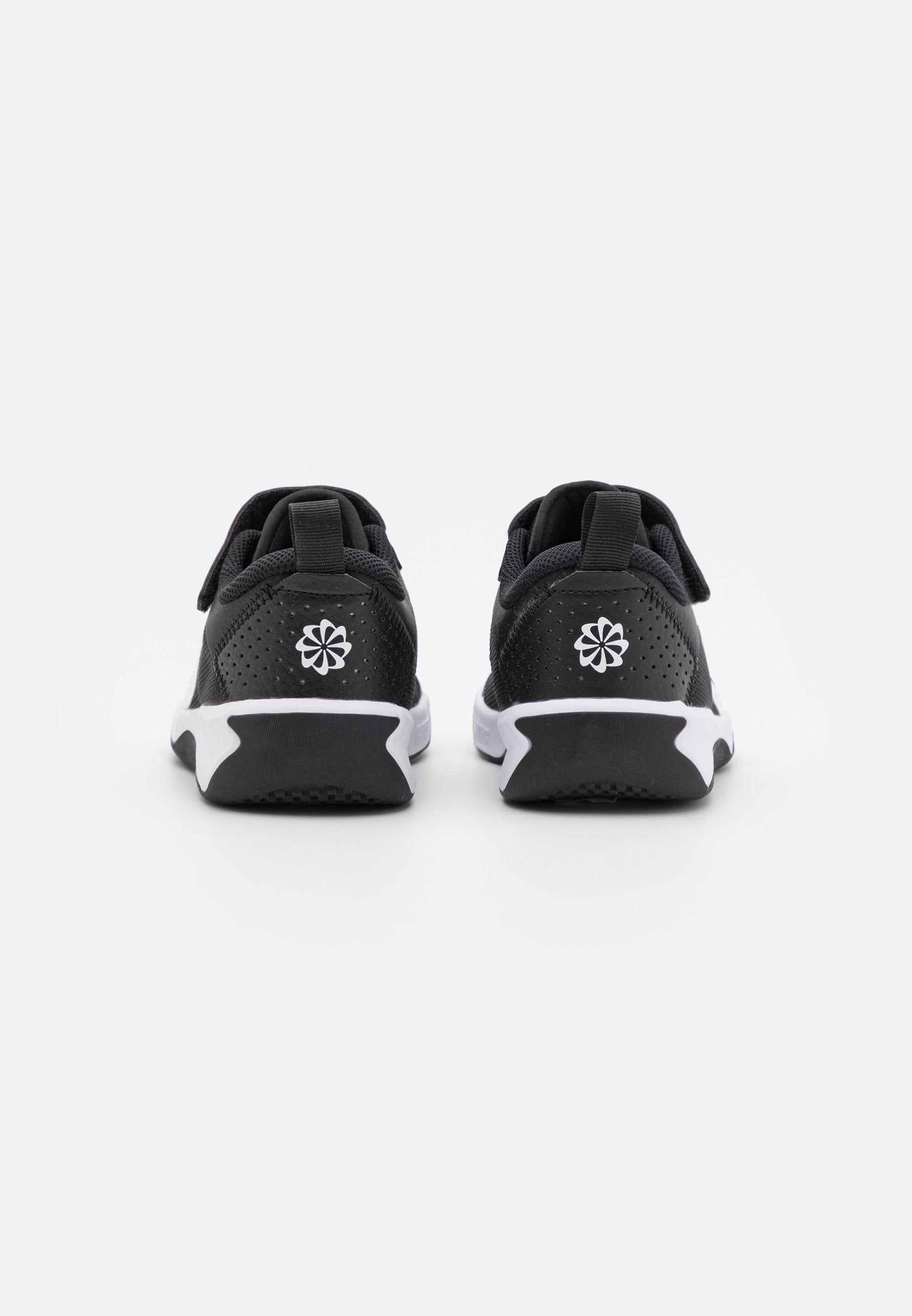 OMNI MULTI COURT UNISEX - Road running shoes - black/white