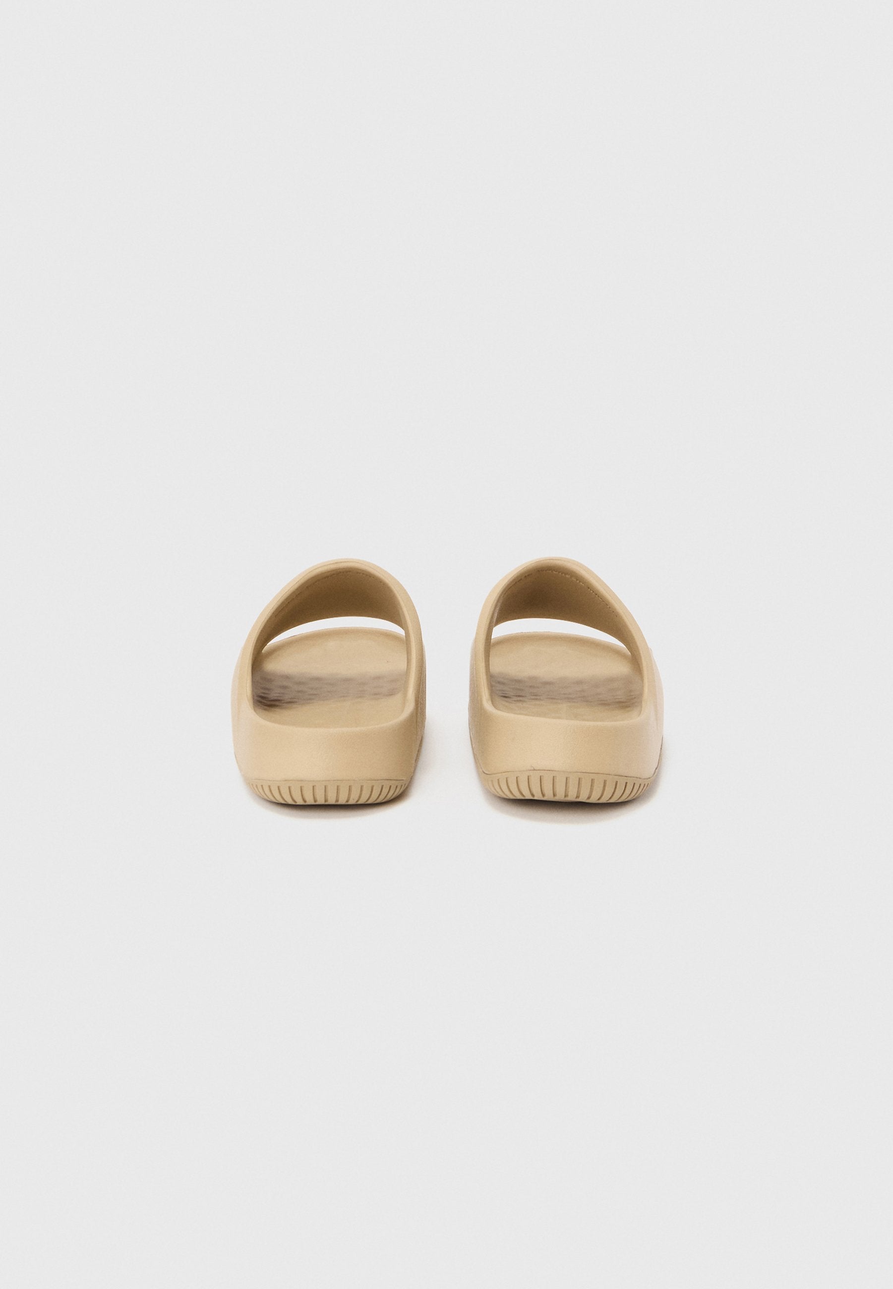 CALM 2.0 UNISEX - Claquettes de piscine - beige