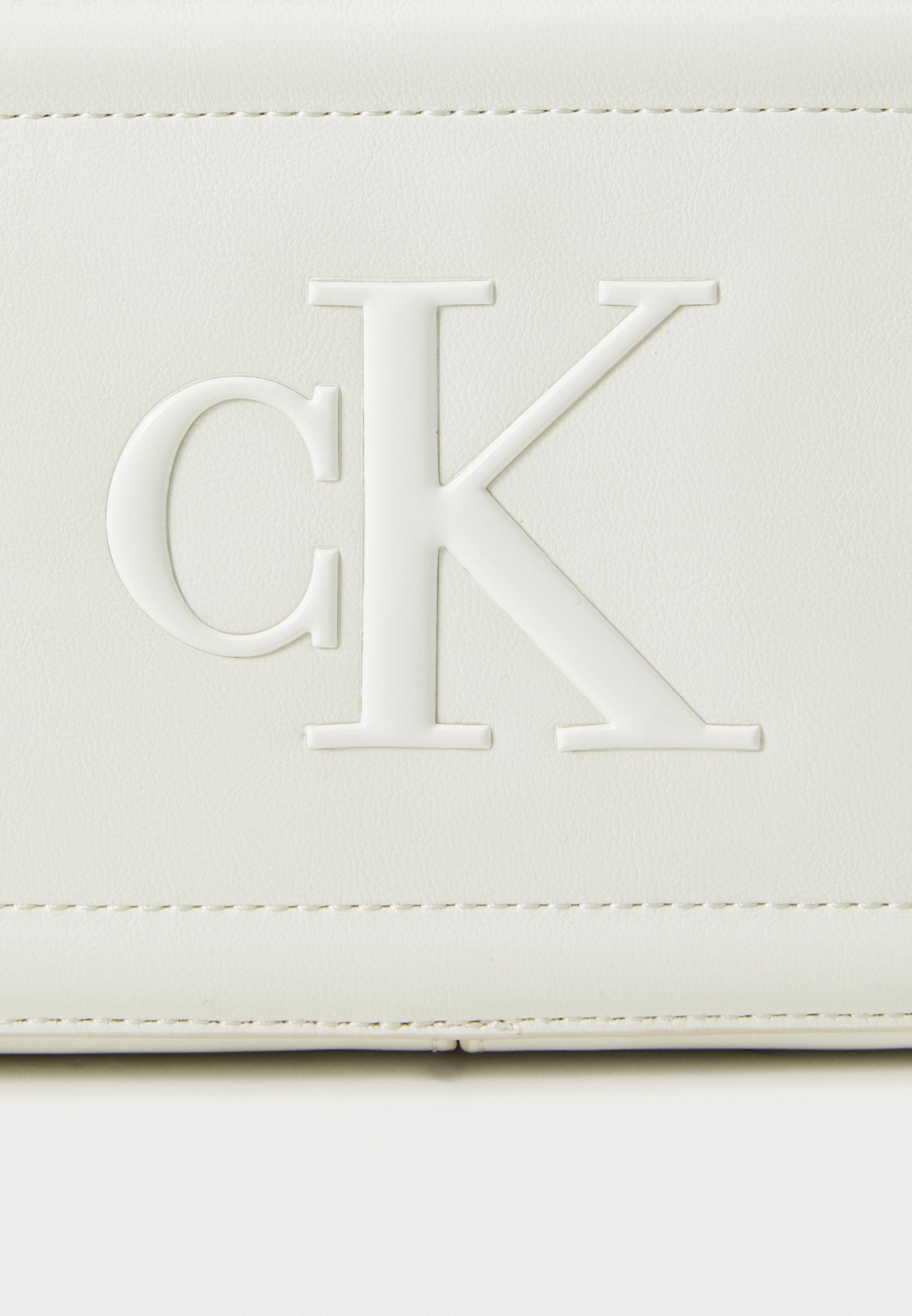 BOLD CAMERA BAG - Cross body bag - white