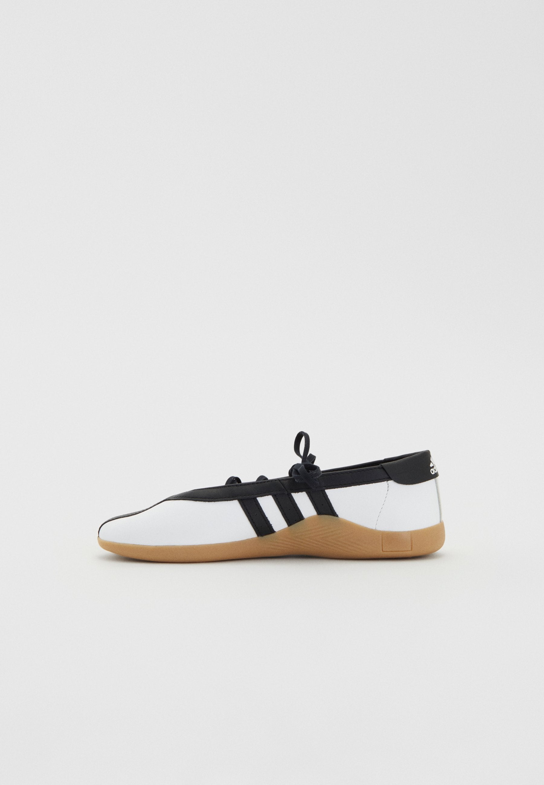 TAEKWONDO MEI BALLERINA - Ankle strap ballet pumps - cloud white/core black/gum