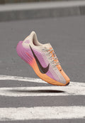 PEGASUS PLUS - Road running shoes - chalk/tattoo/light magenta/bright crimson/orange pulse