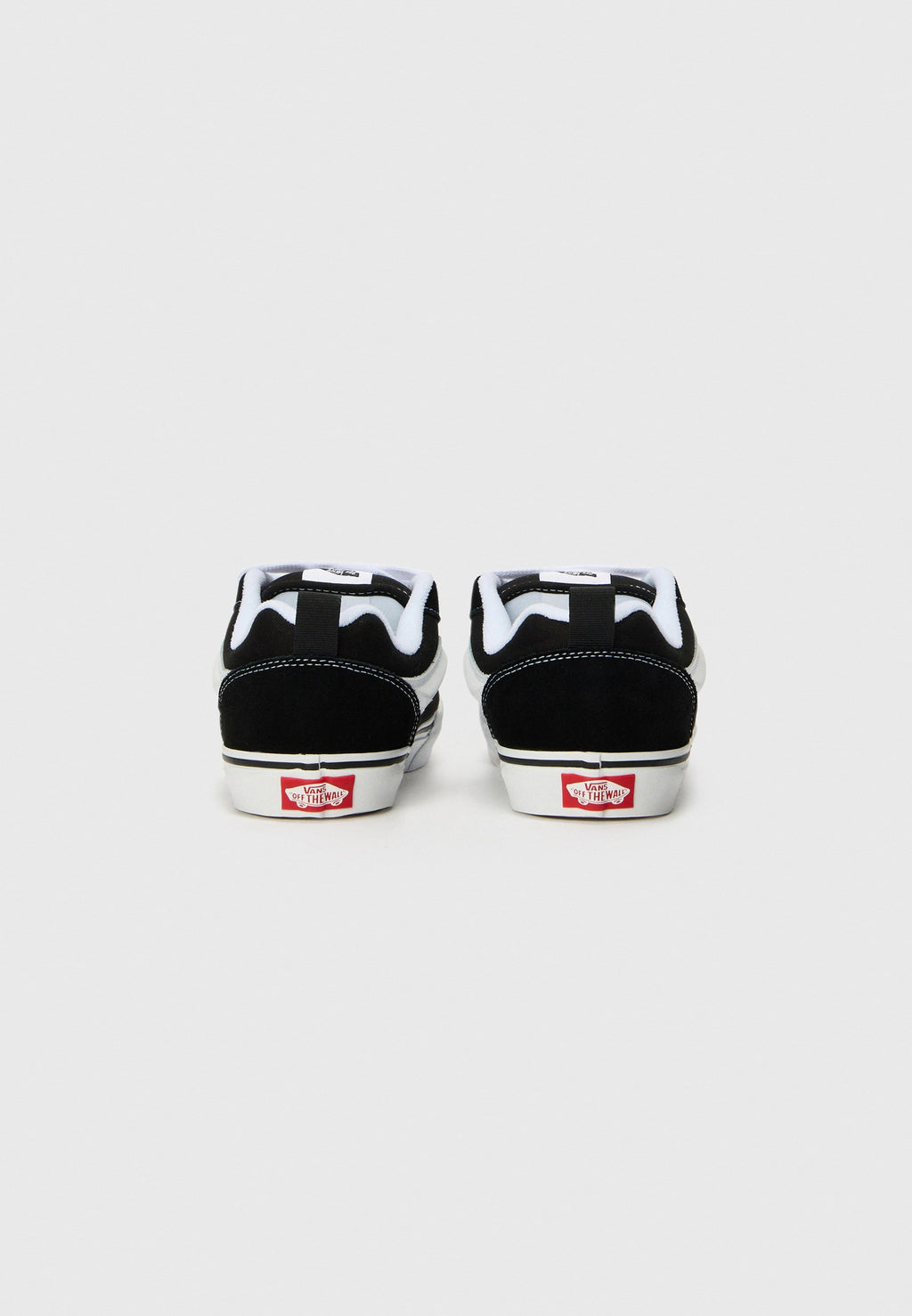 KNU SKOOL UNISEX - Skate shoes - black/true white