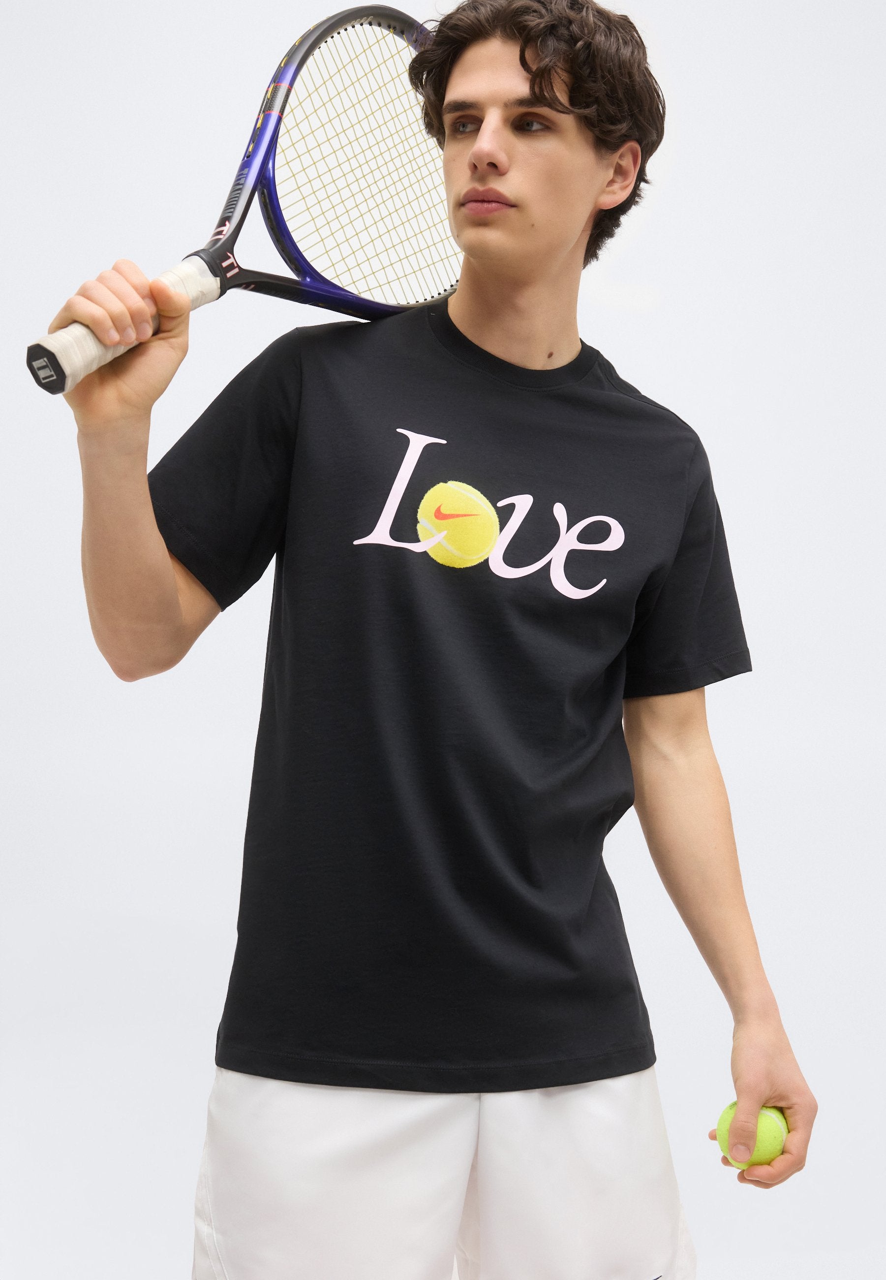 NIKECOURT TEE LOVE - Print T-shirt - black
