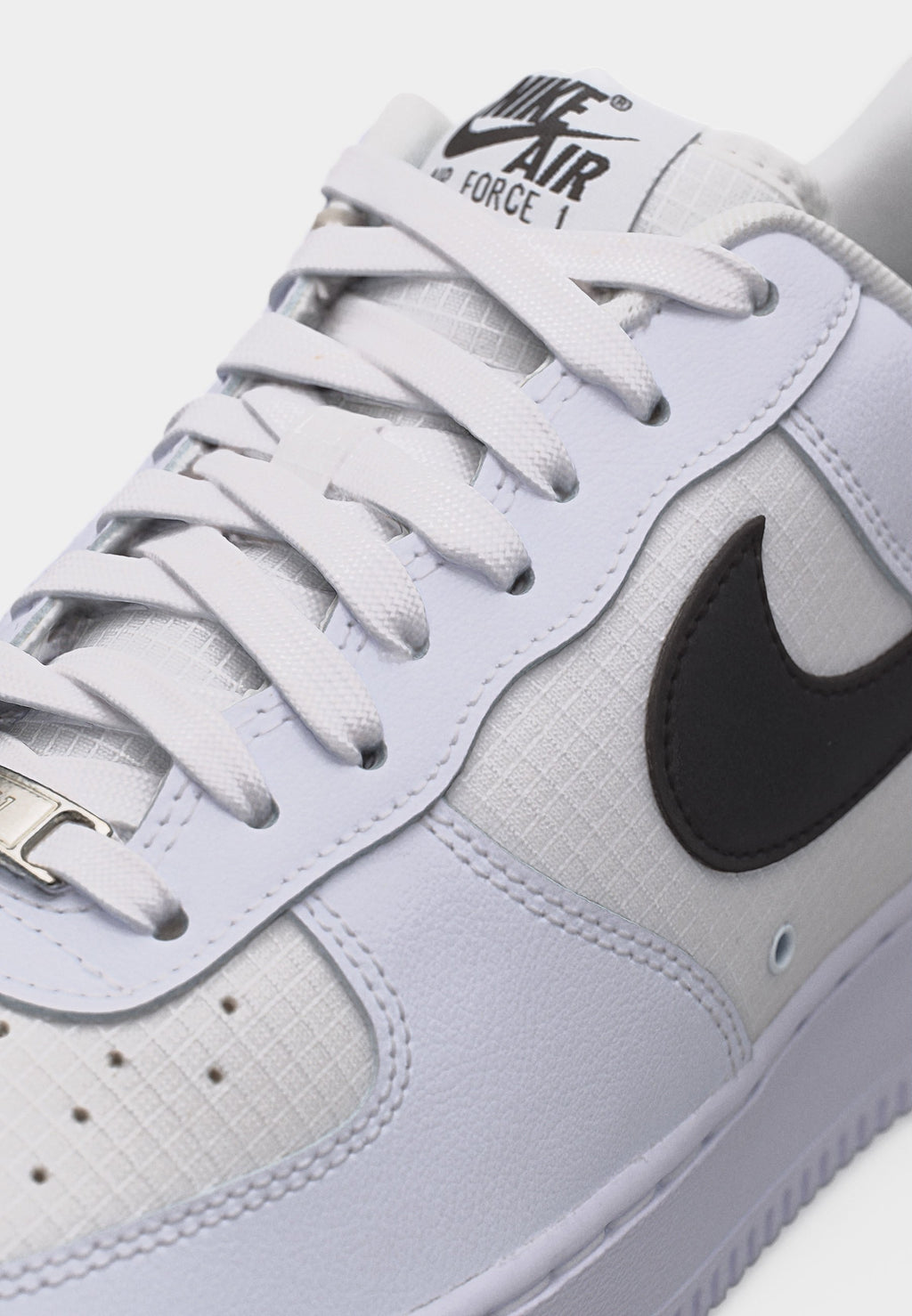 AIR FORCE 1 07 LV8 TECH - Trainers - white/black