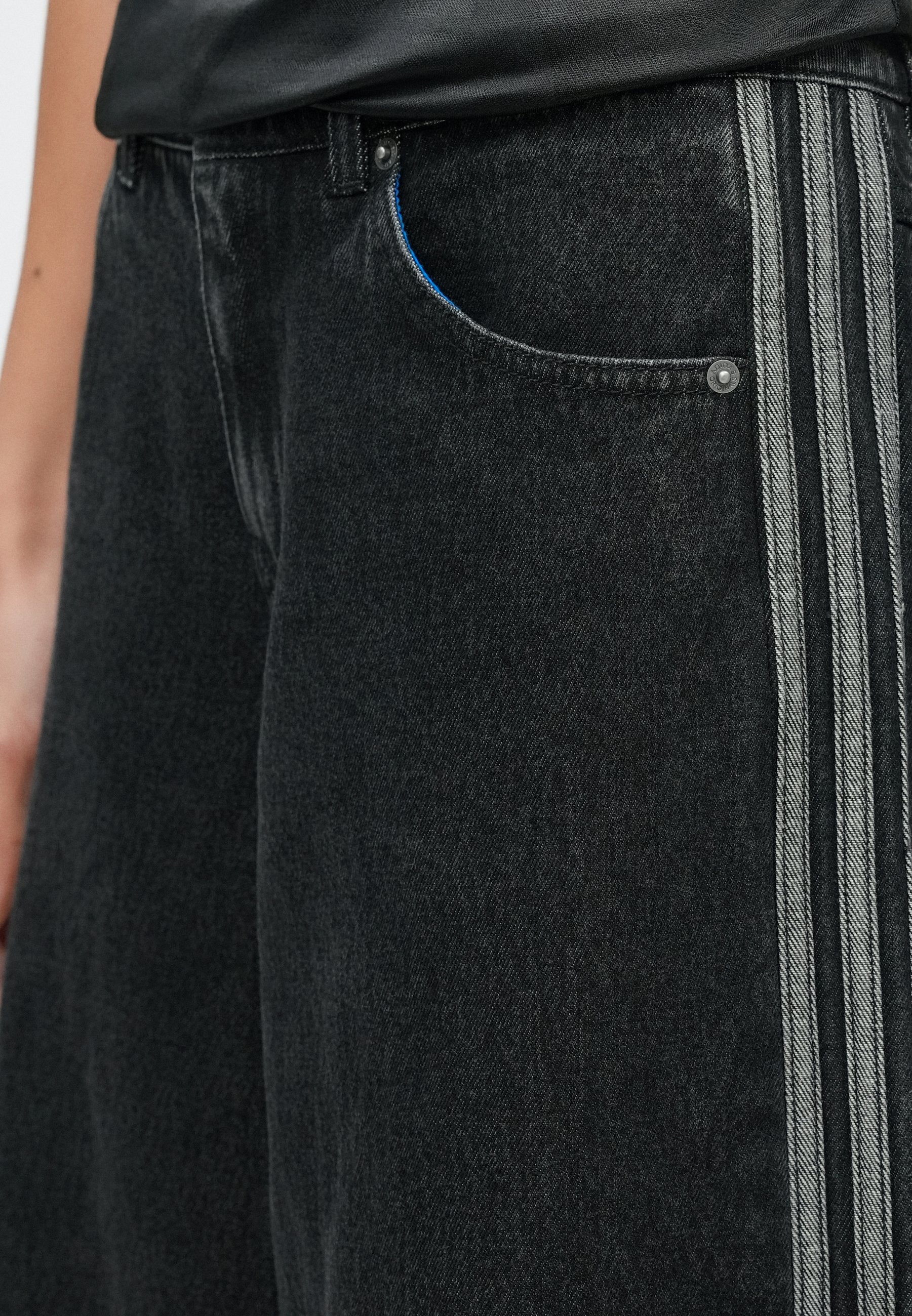 FIREBIRD - Jean coupe décontractée - denim noir profond