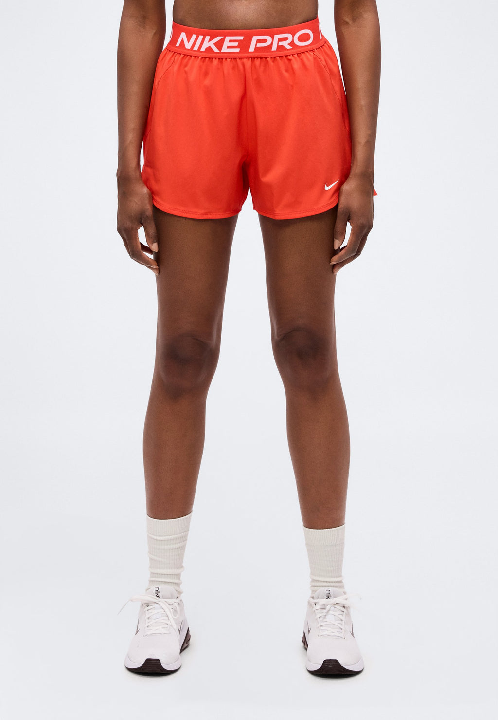 365 SHORT - Sports shorts - light crimson/white
