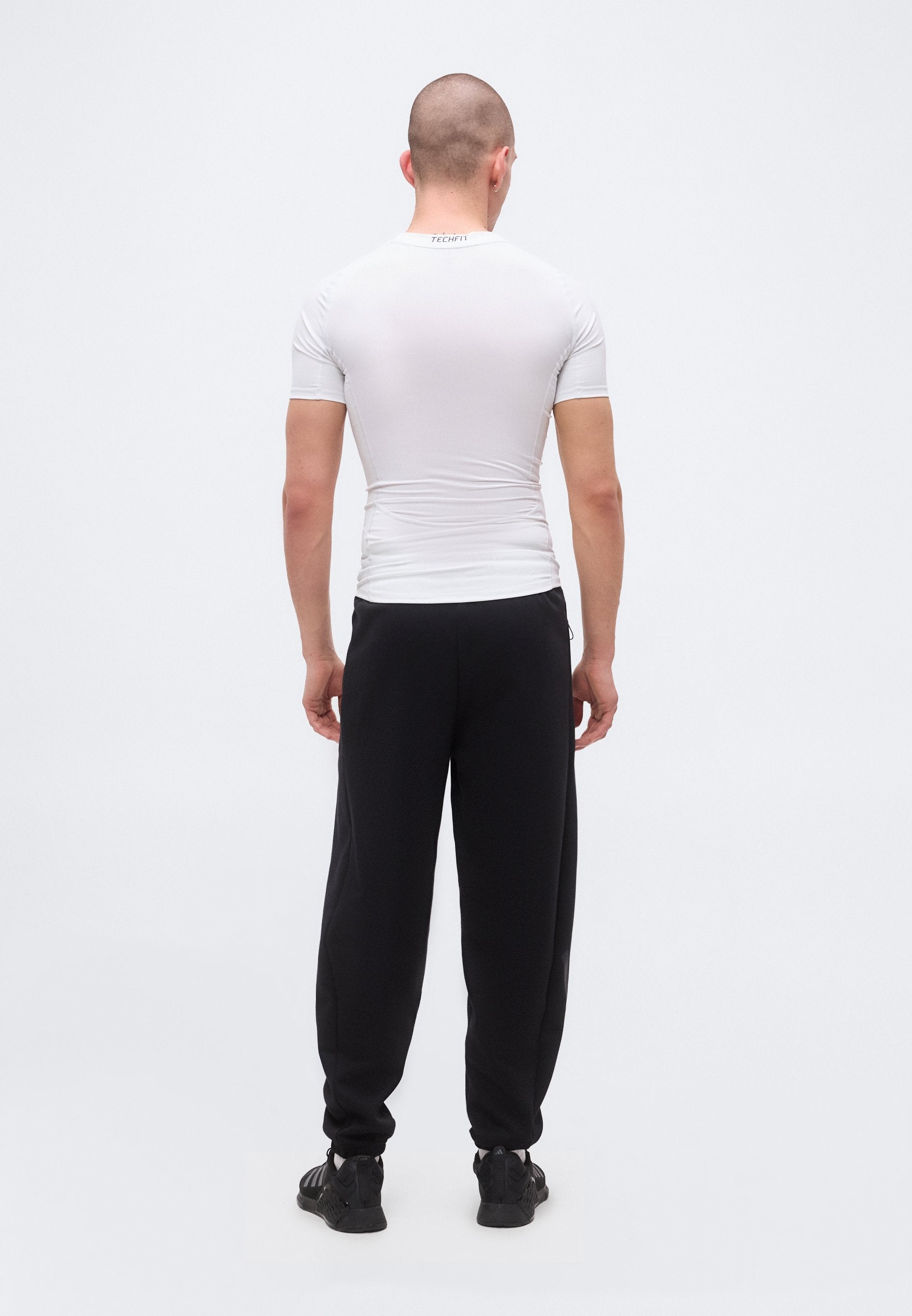 بنطلونات ADIDAS Z.N.E. - بنطلونات رياضية - أسود