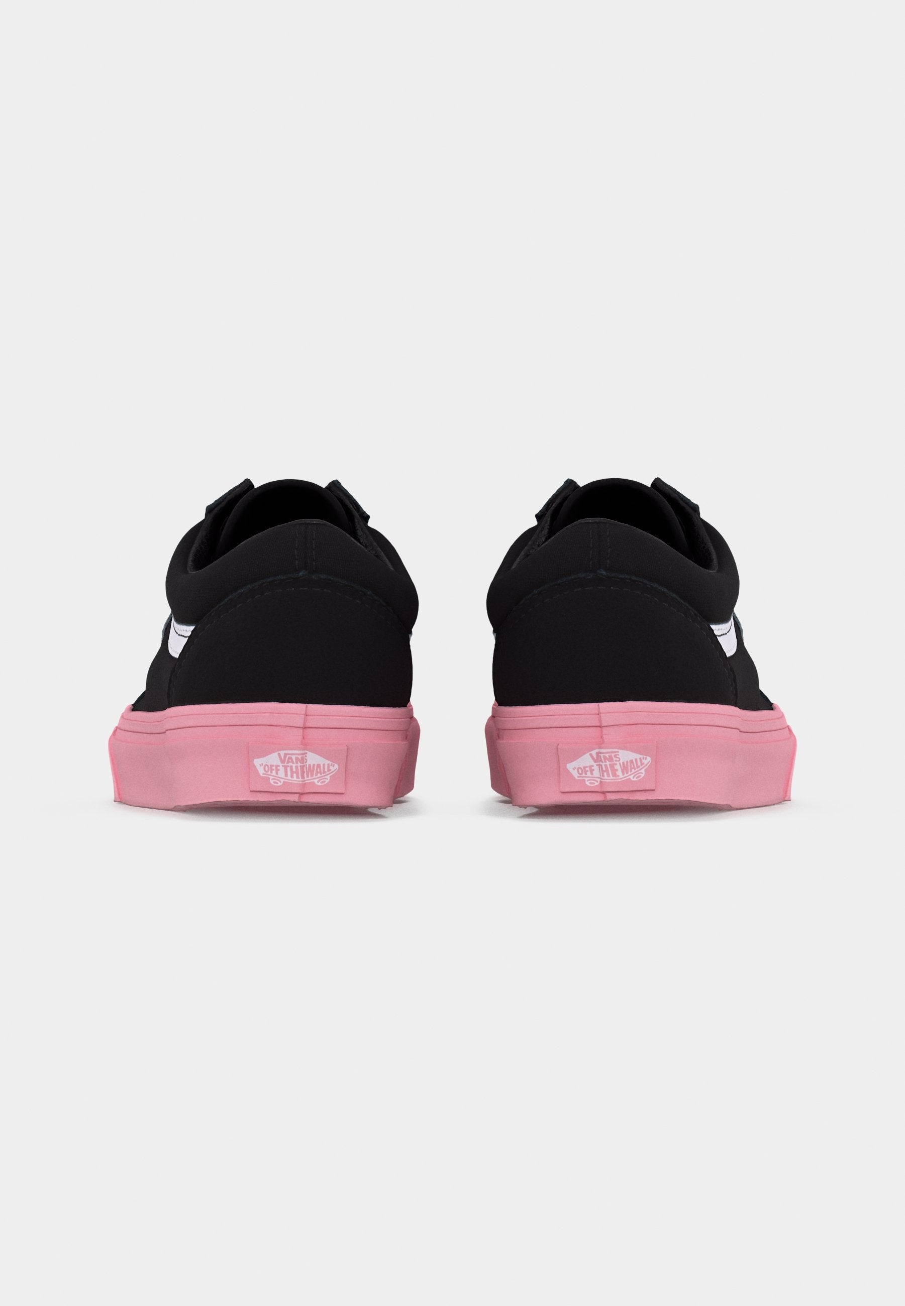 OLD SKOOL - Skate shoes - pink/black