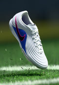 TIEMPO MAESTRO ACADEMY TF UNISEX - Halı Saha Kramponu - beyaz/siyah/yarışçı mavisi/pembe patlaması
