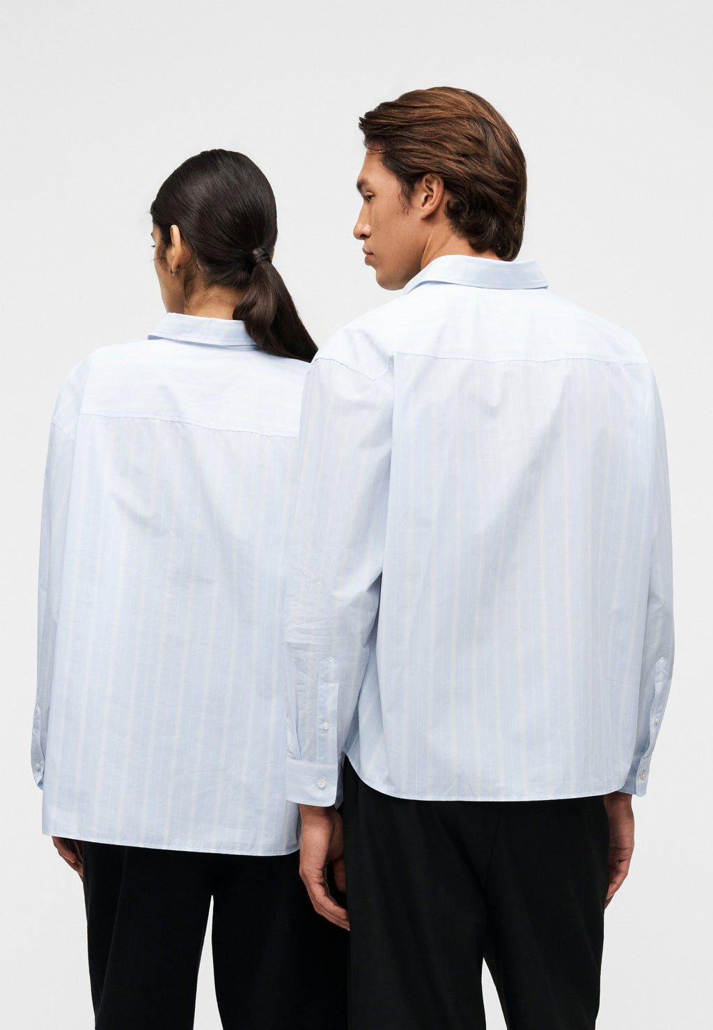 CODY SHIRT CROPPED UNISEX - Button-down blouse - white/blue