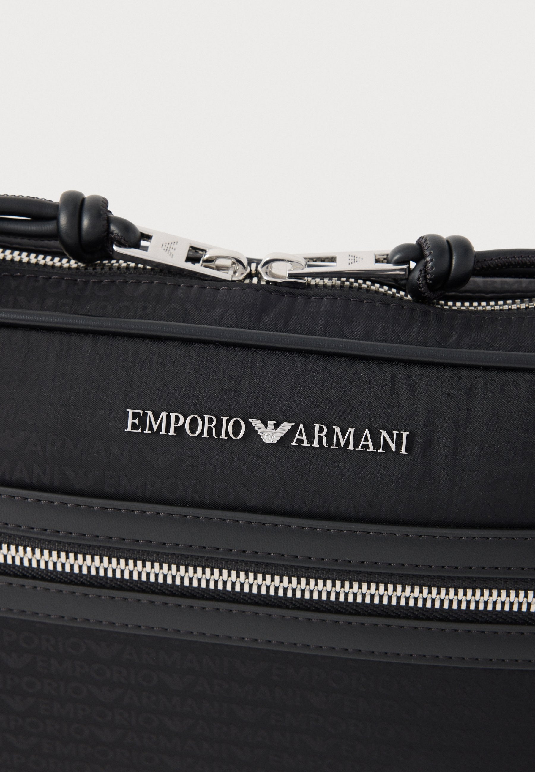Cross body bag - black
