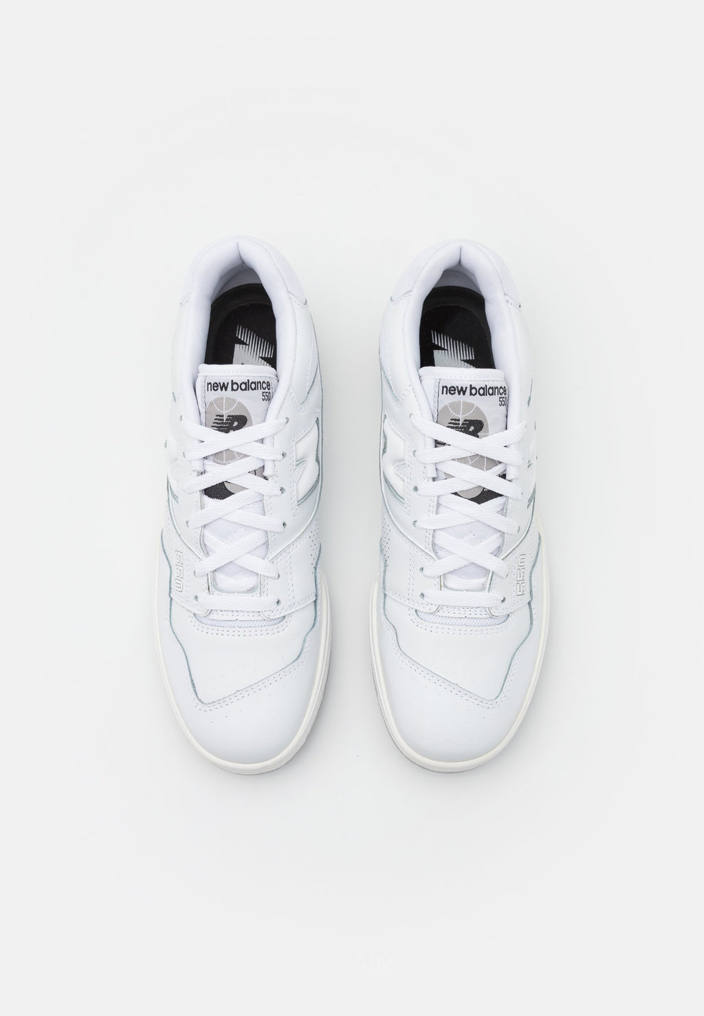 550 - Basketball shoes - white