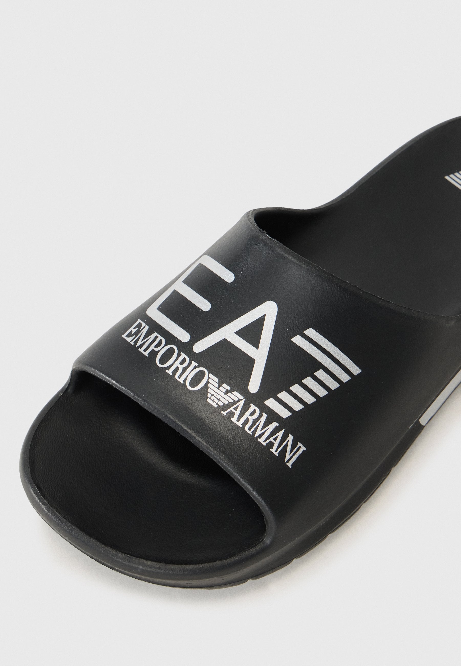 CRUSHER DISTANCE - Slippers - black/silver-coloured