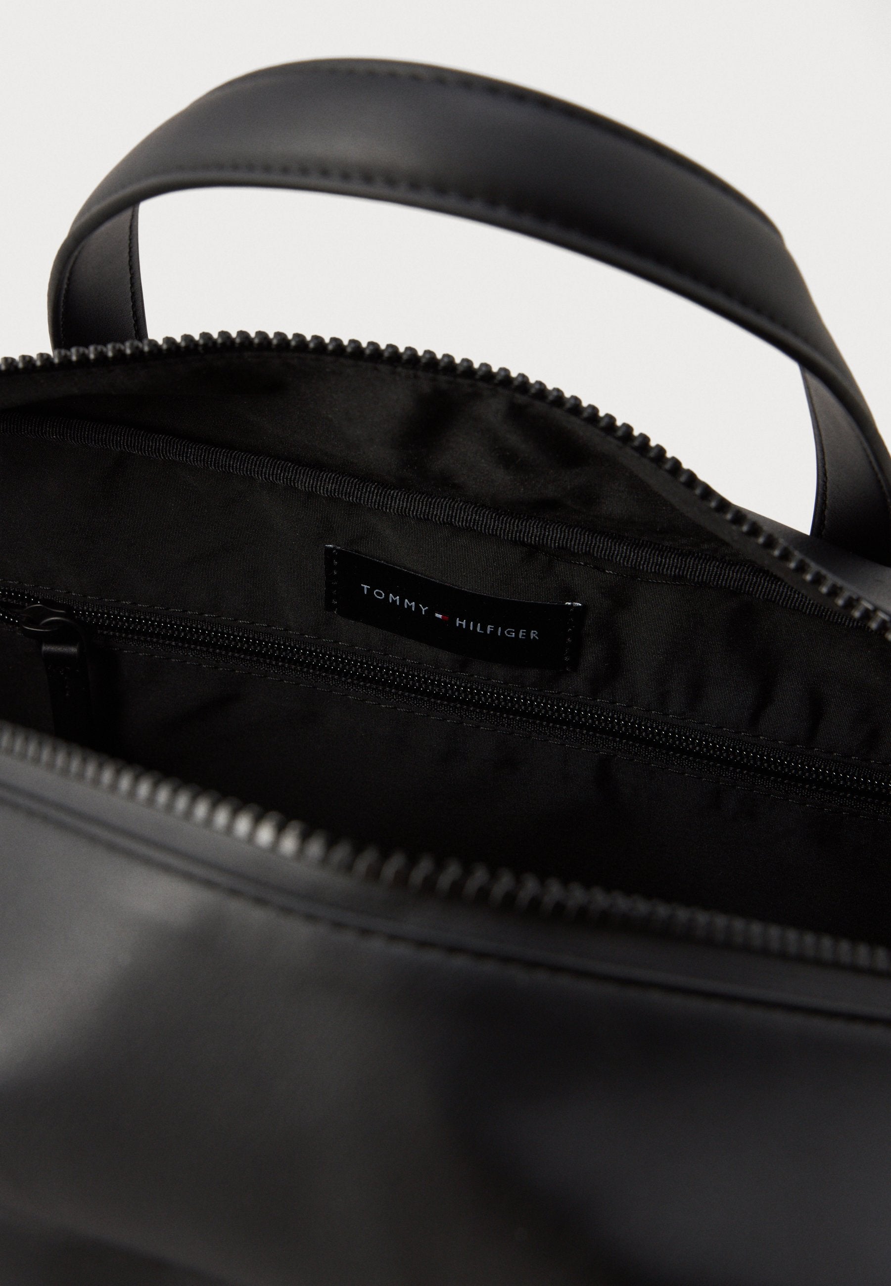 HILFIGER FLAG RIBBED POCKET DUFFEL BAG - Holdall - black