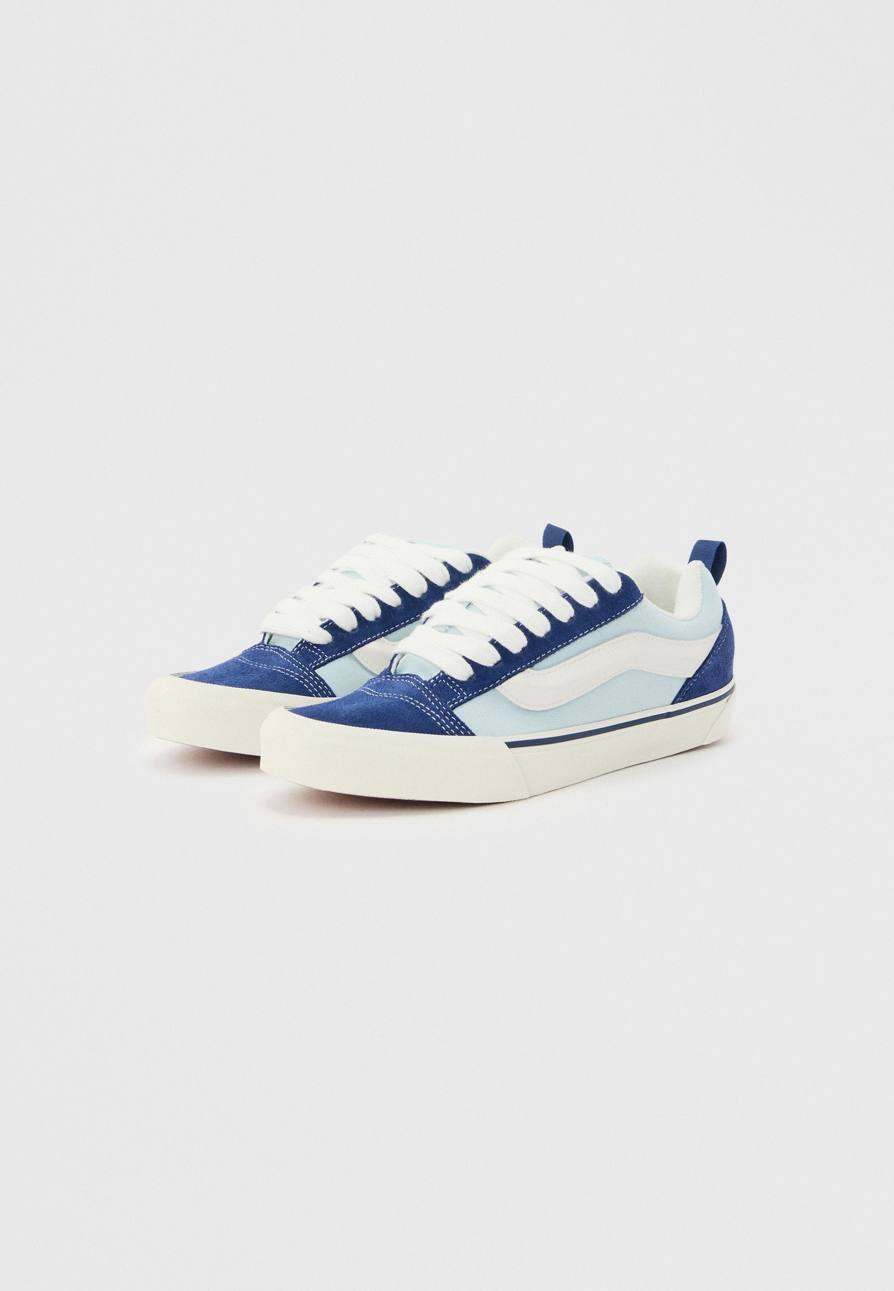 KNU SKOOL UNISEX - Skate shoes - nineties blue/light blue