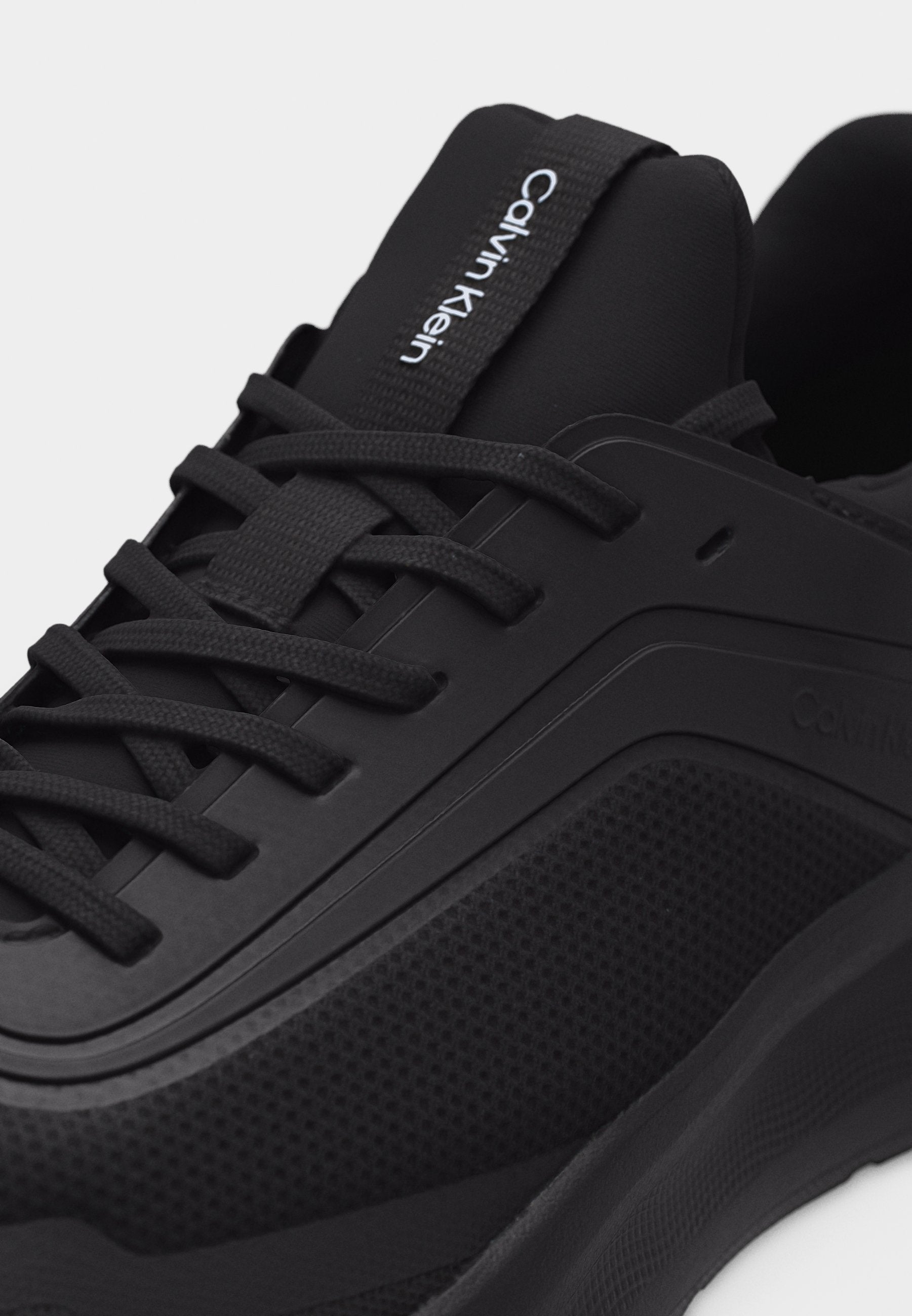 Trainers - black