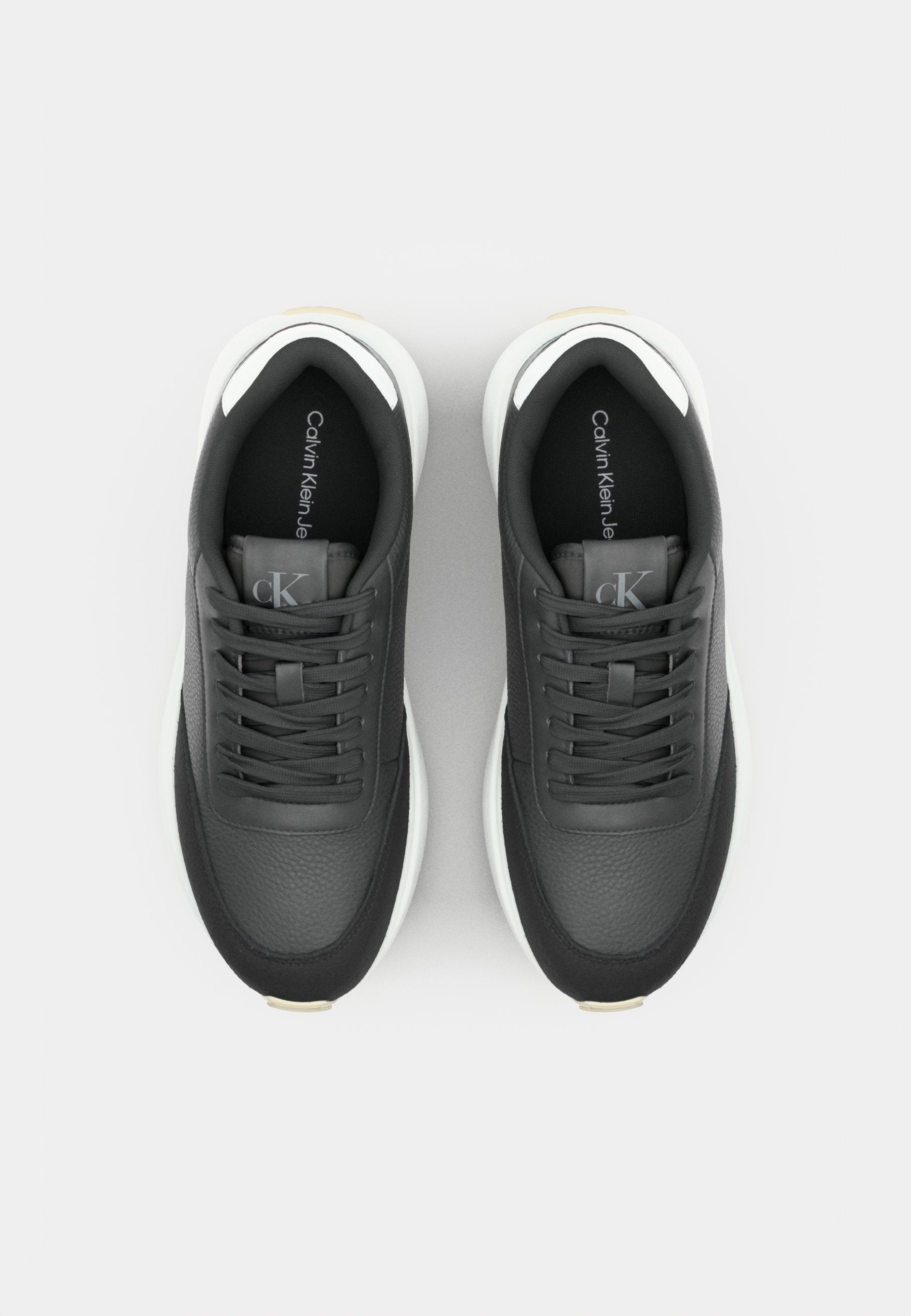 ATHLEISURE RUNNER - Trainers - black/bright white