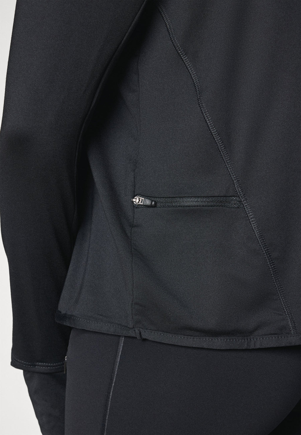 SWIFT - Long sleeved top - black