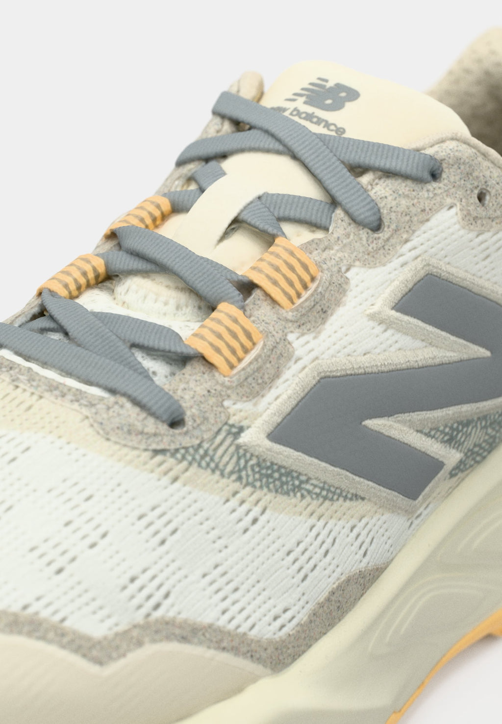HIERRO V9 - Trail running shoes - sea salt