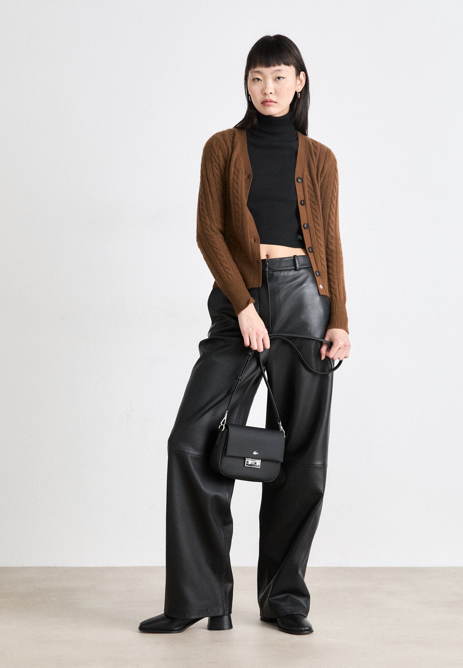 CROSSOVER BAG - Cross body bag - noir