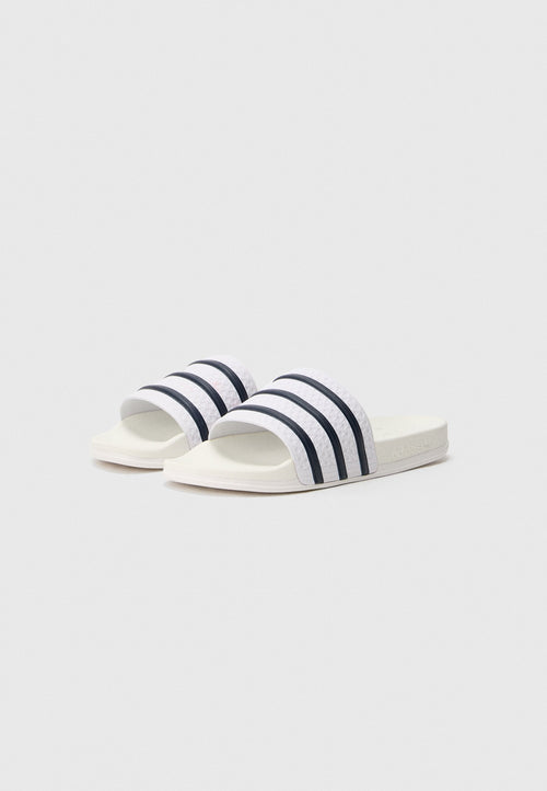 ADILETTE OG UNISEX - Terlik - beyaz/lacivert