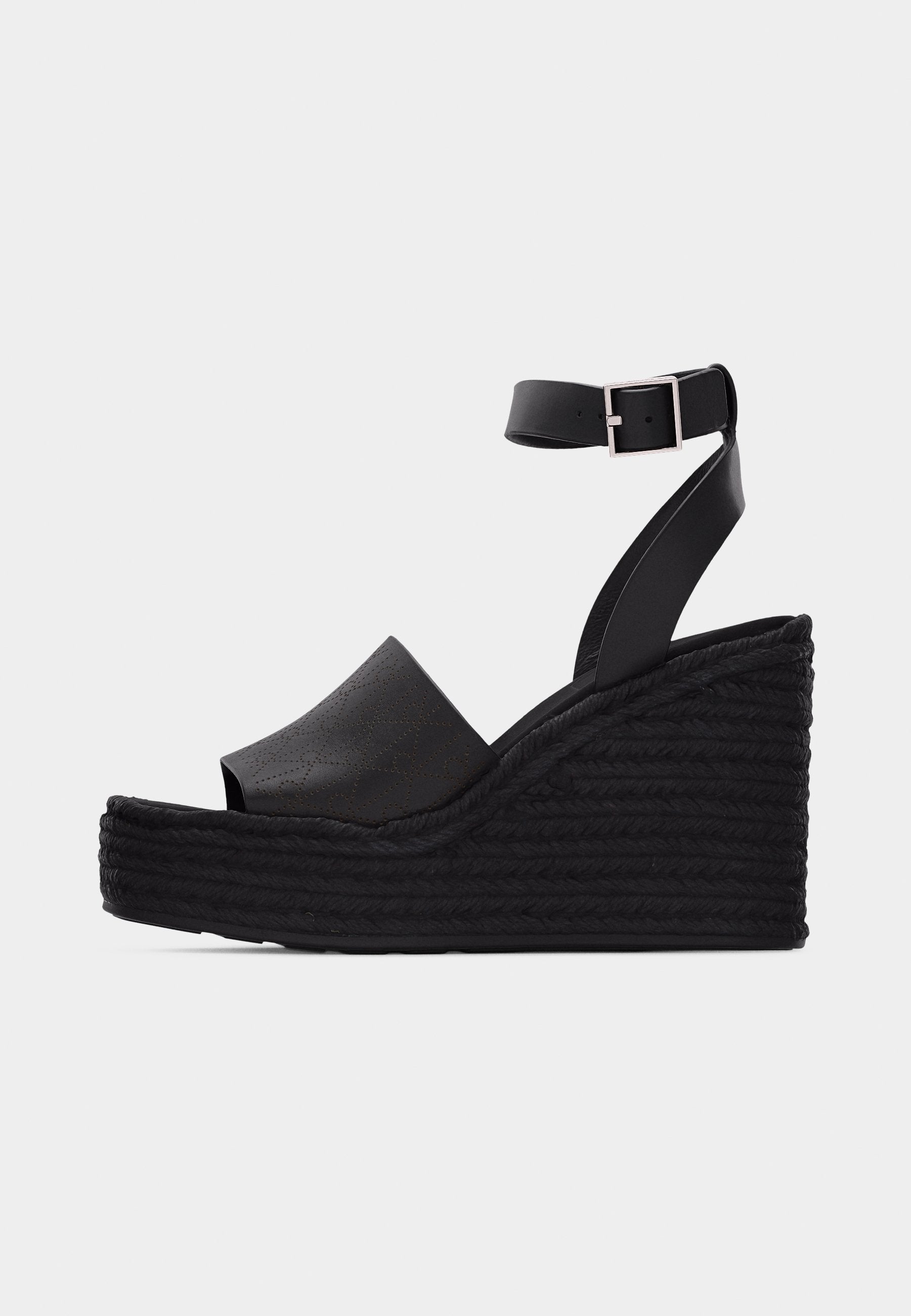 Platform sandals - triple black