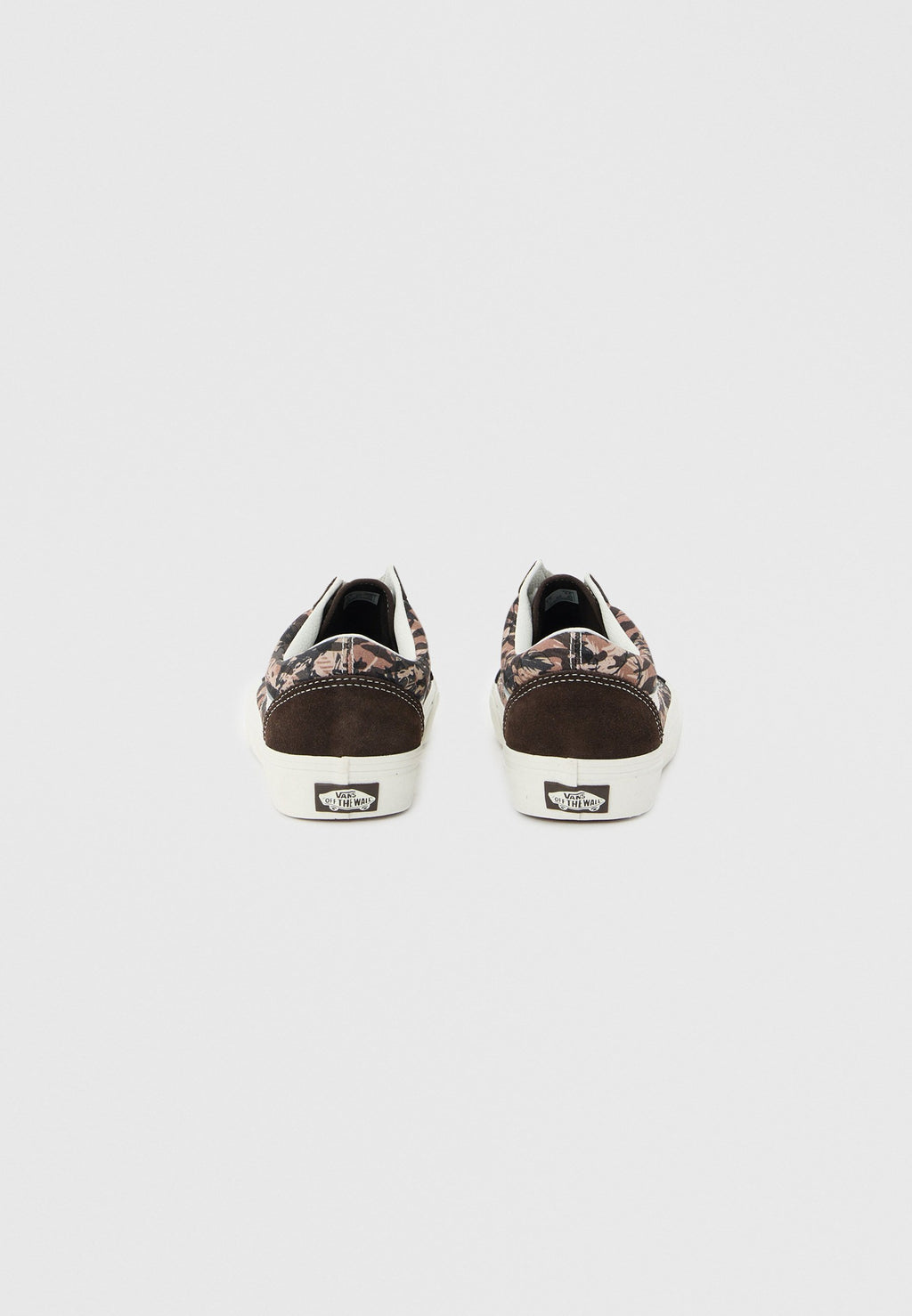 OLD SKOOL UNISEX - Skate shoes - brown