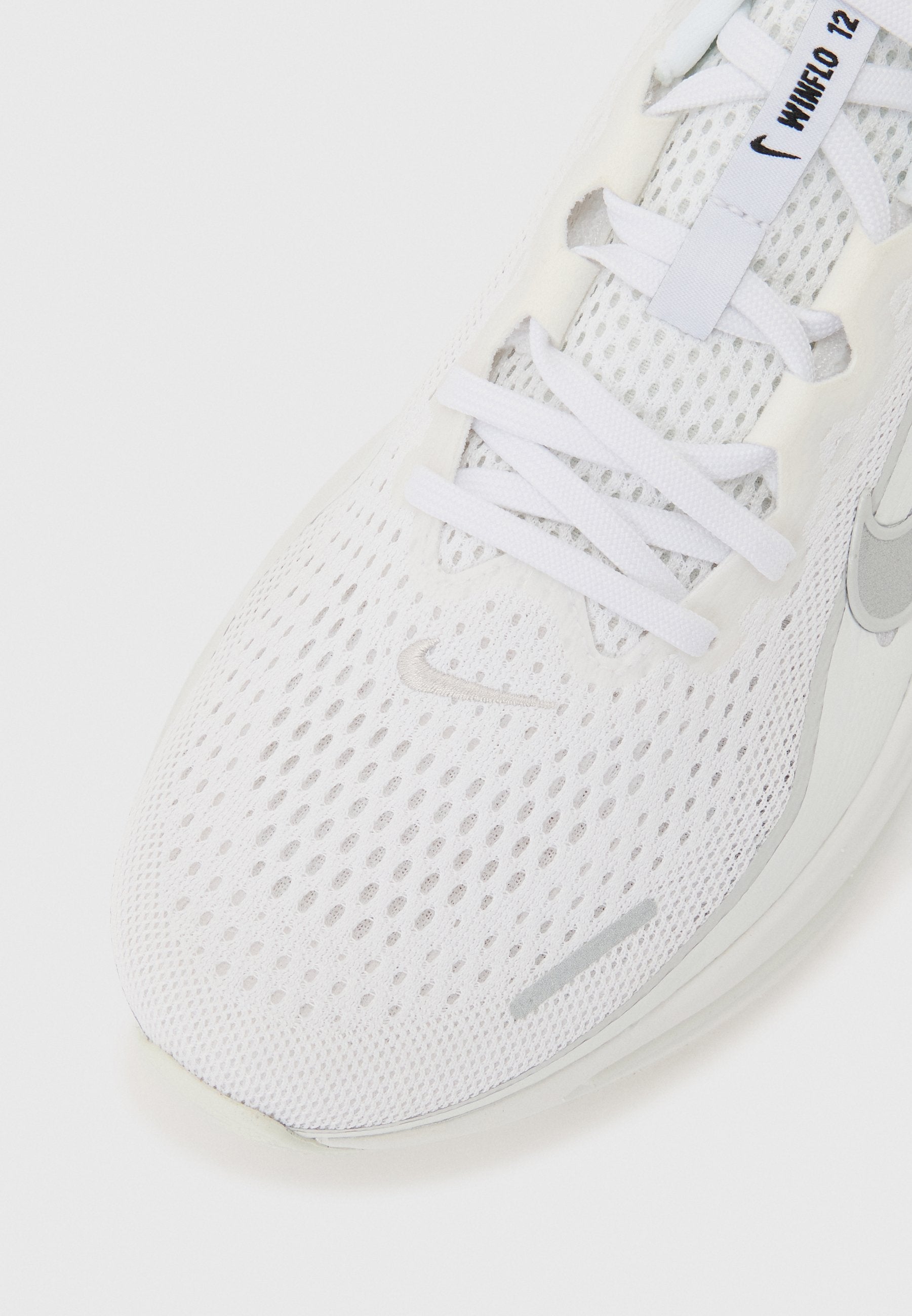 AIR WINFLO 12 - Road running shoes - white/silver-coloured/summit white/photon dust