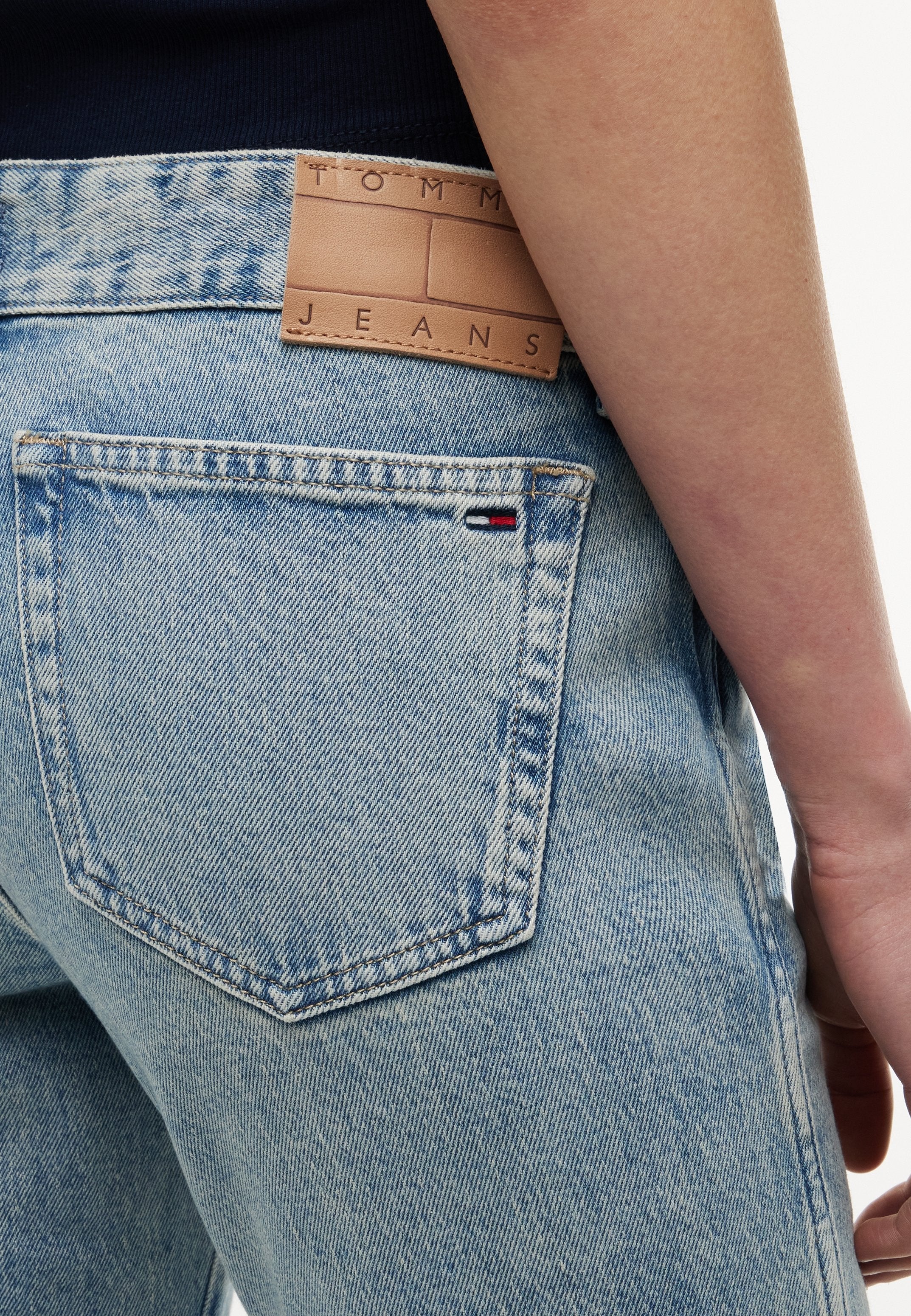 BOOTCUT - Relaxed fit jeans - denim light