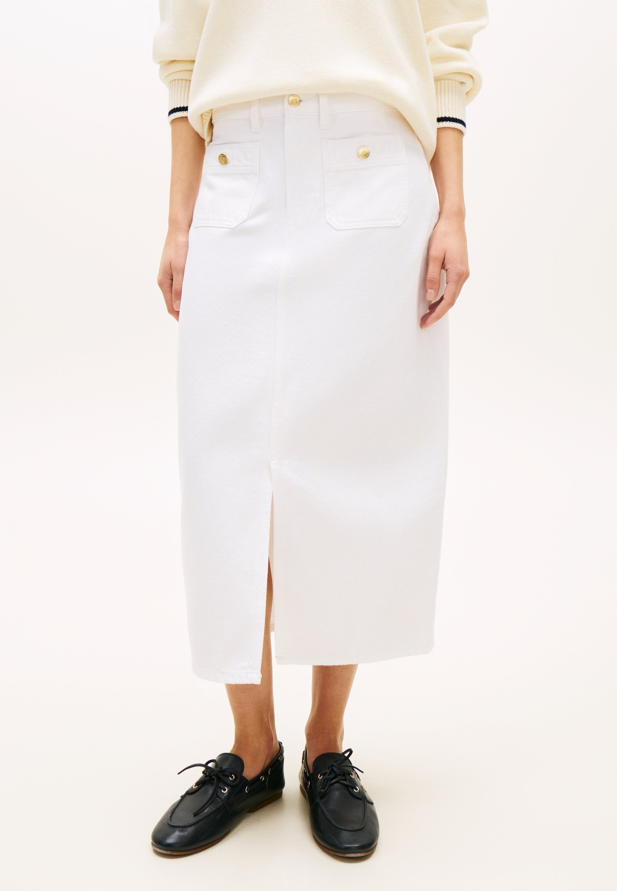 GOLD-TONE BUTTON WHITE DENIM MIDI SKIRT - Pencil skirt - optic white