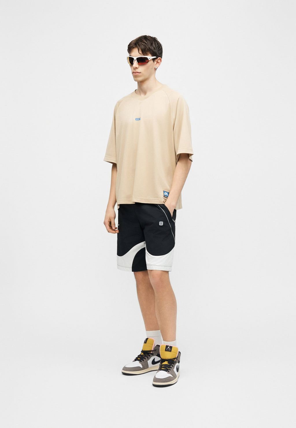 SHOX - Shorts - black/white