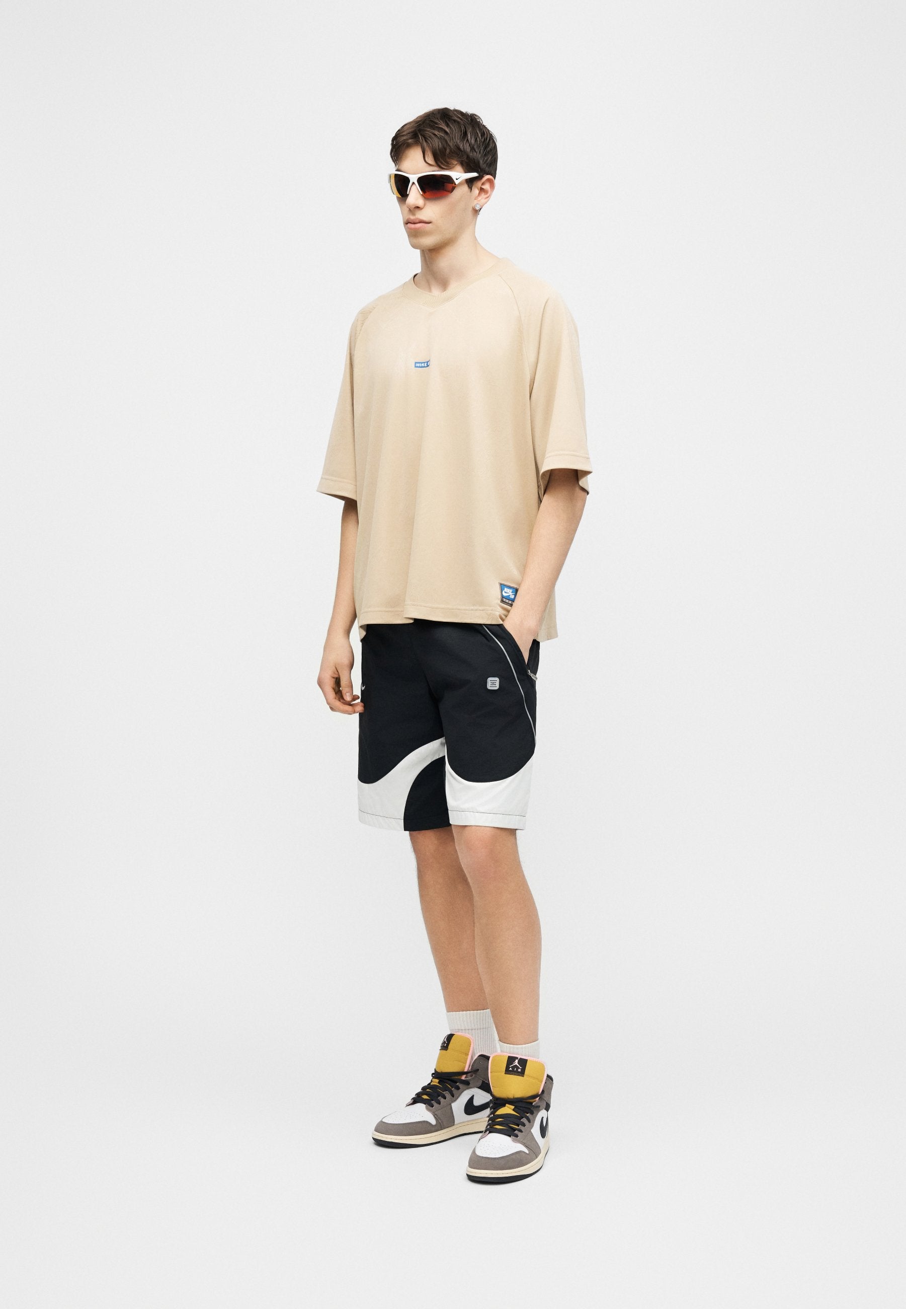 SHOX - Shorts - black/white