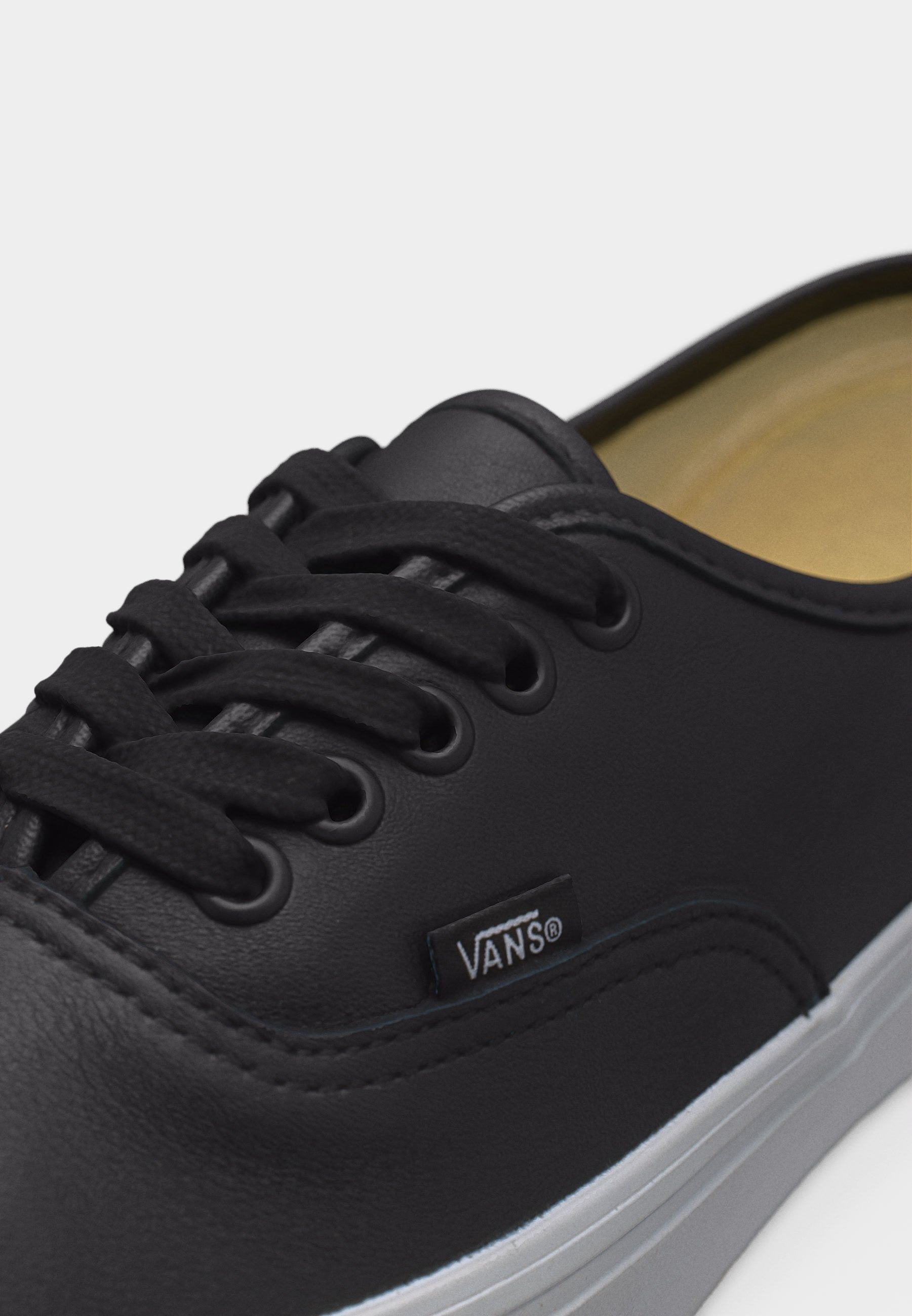 AUTHENTIC - Trainers - black/true white