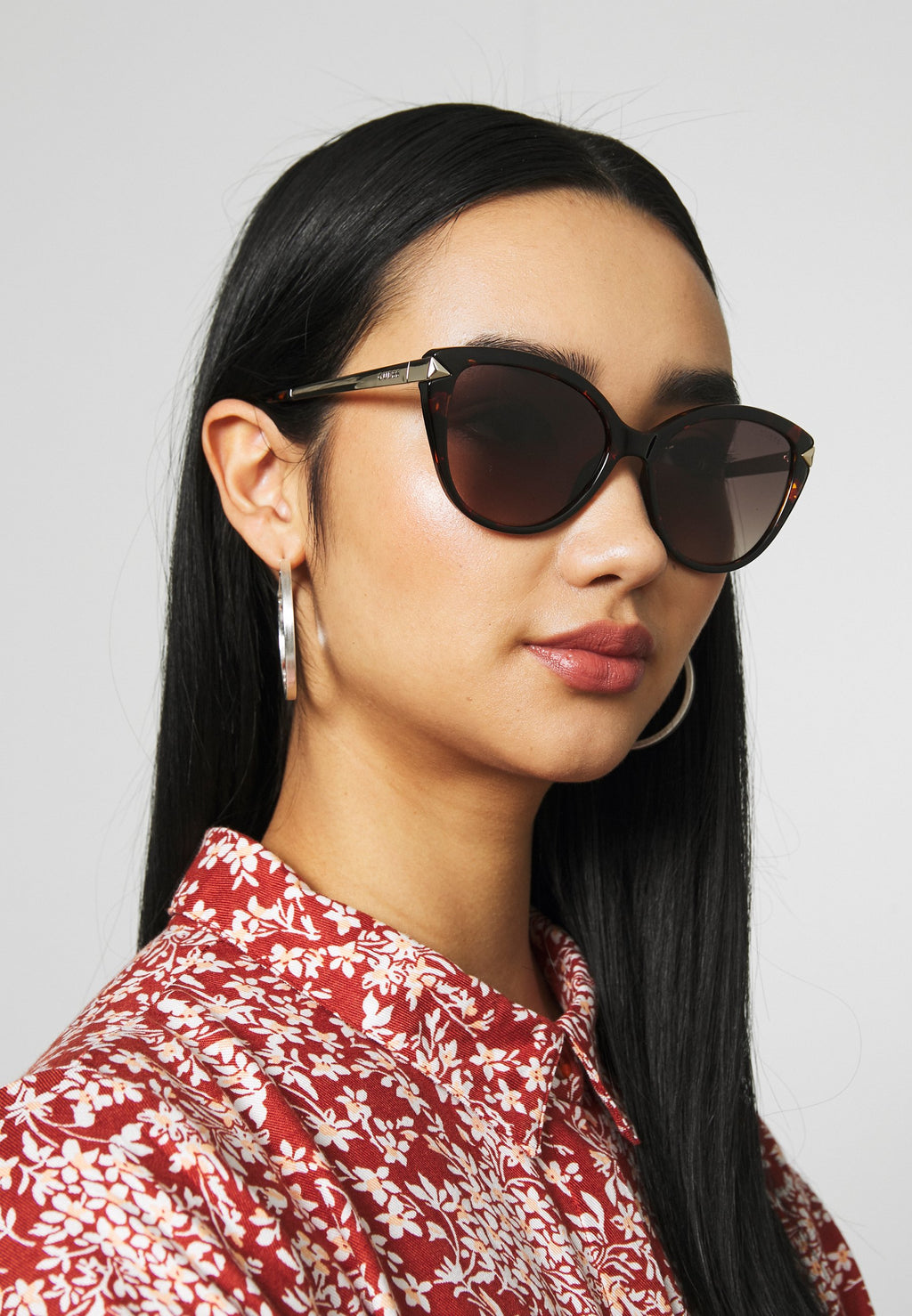 Sunglasses - black