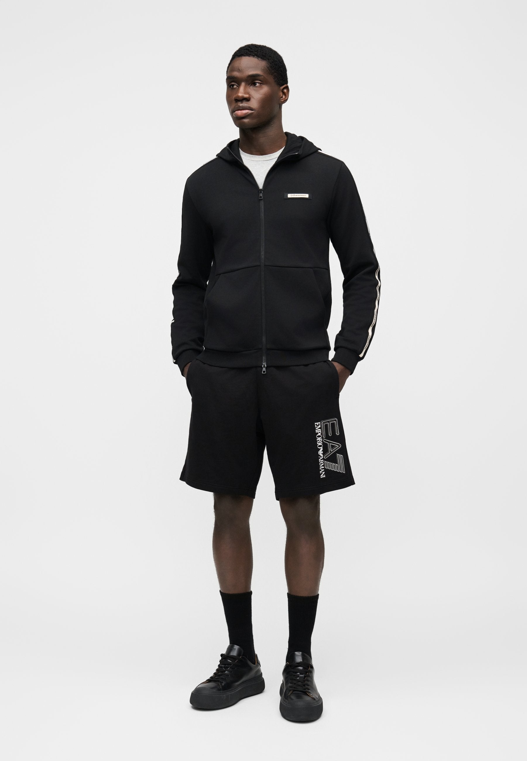 TRAIN VISIBILITY COFT
 - Shorts - black