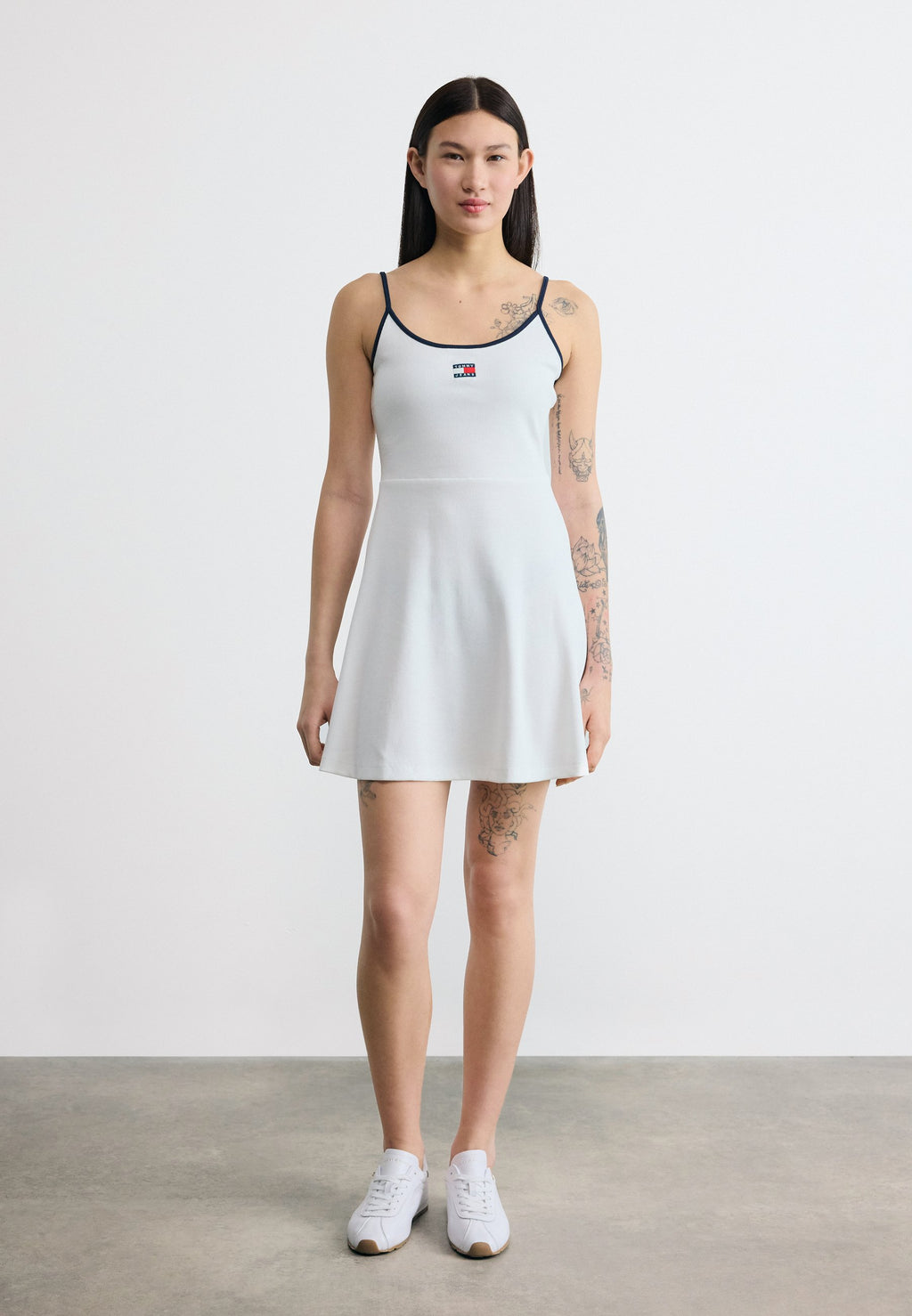 ROBE ÉVASÉE TOMMY BADGE STRAP - Robe en jersey - écru