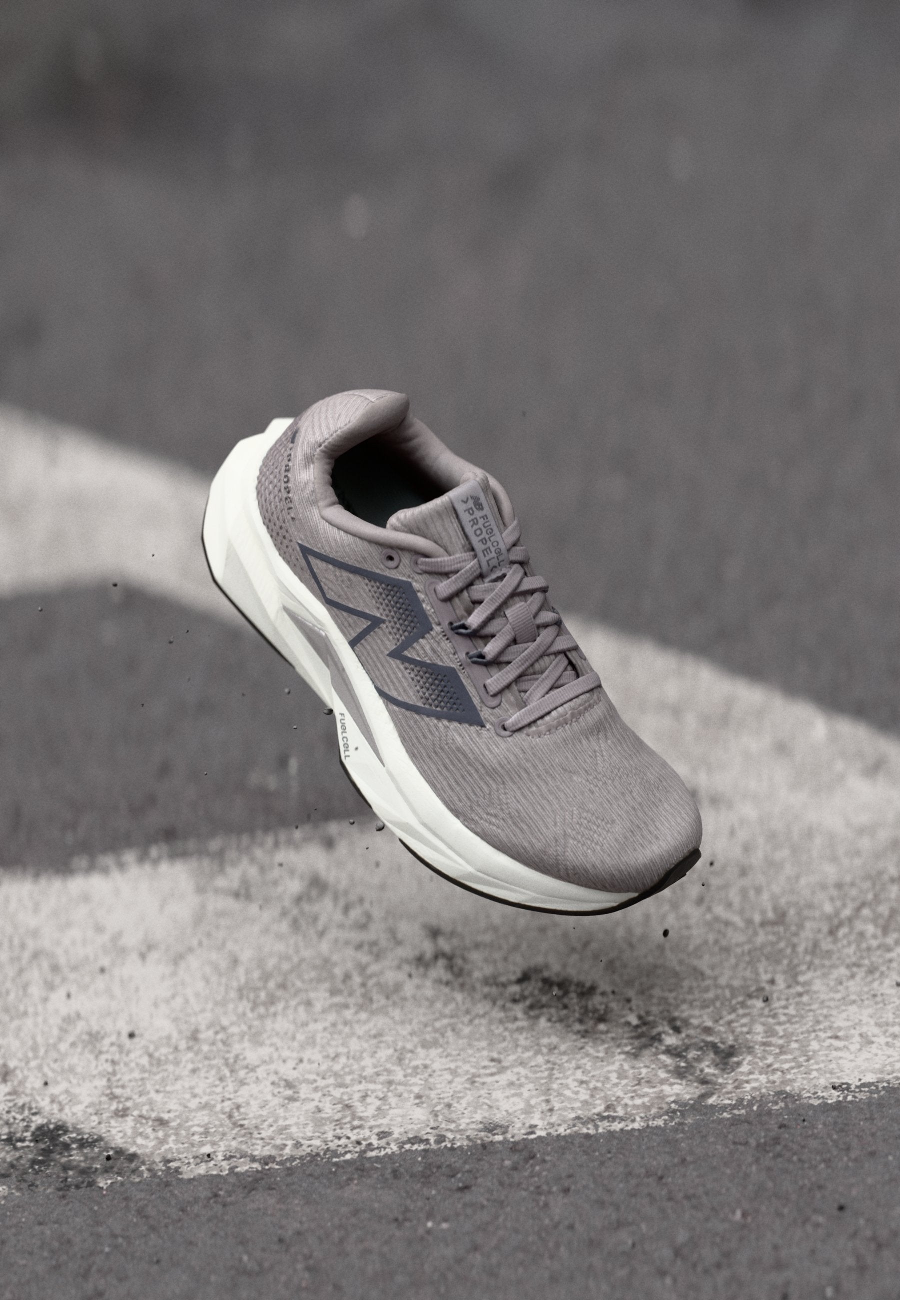 FUELCELL PROPEL V5 - Road running shoes - candied violet