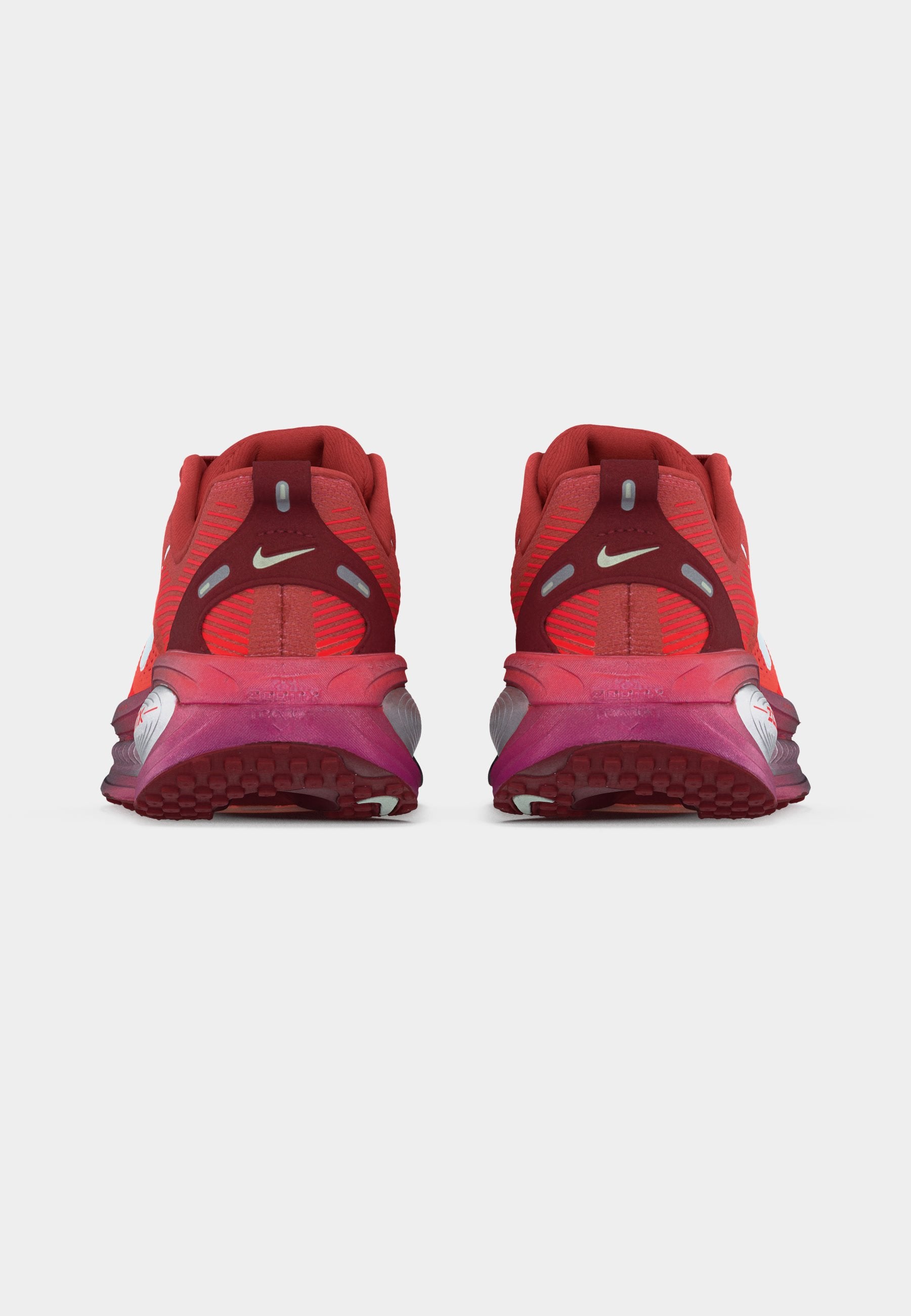 VOMERO 18 SE2 - Chaussures de running - light redwood/barely green/bright crimson/atomic pink
